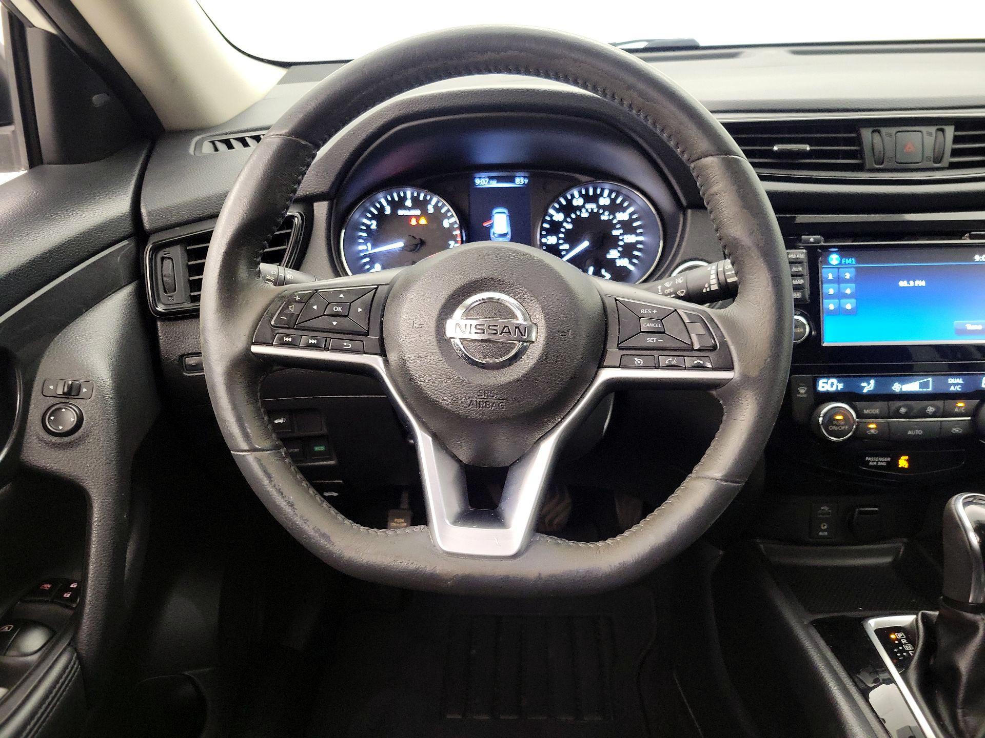 Thumbnail: 2017 Nissan Rogue - 10