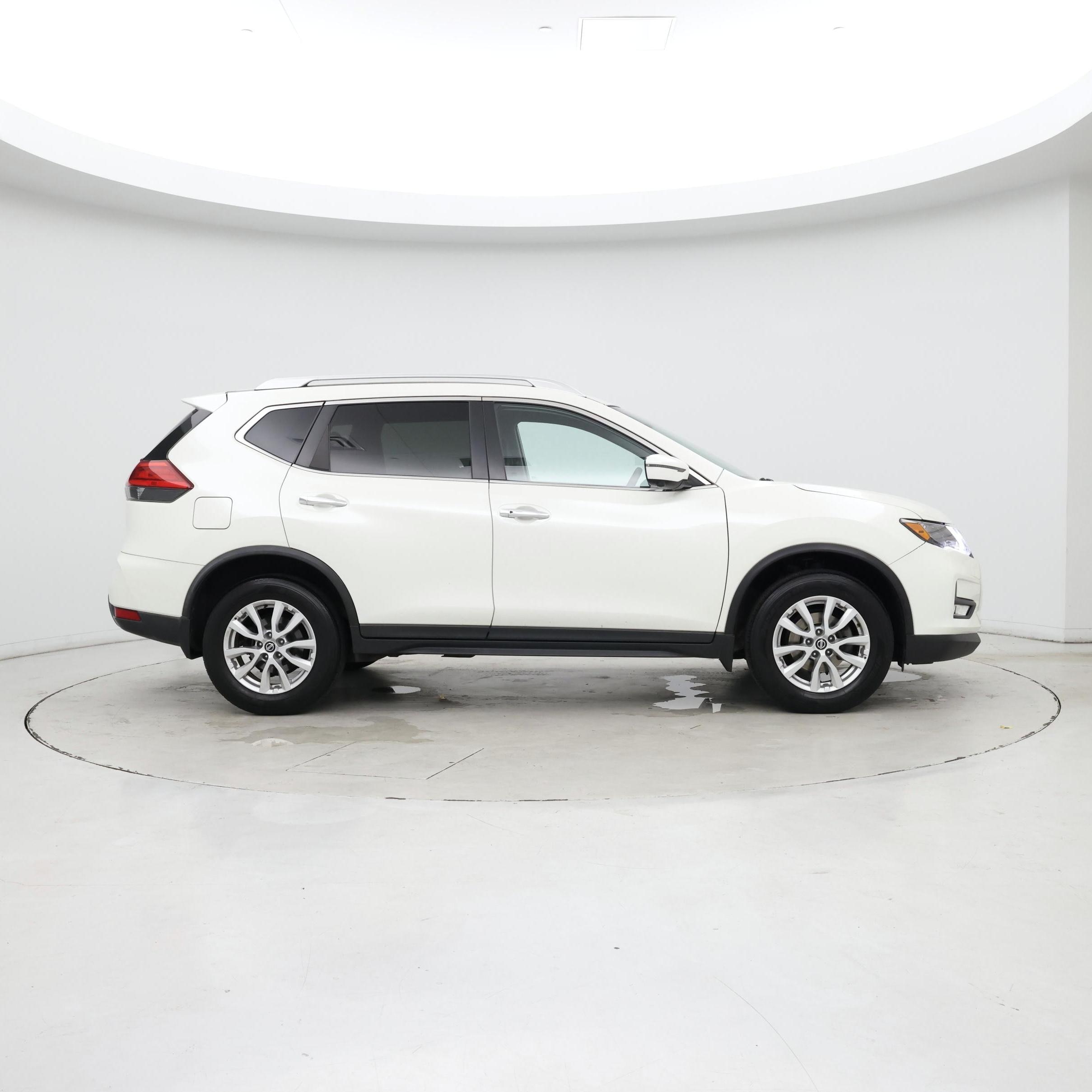 Thumbnail: 2017 Nissan Rogue - 7