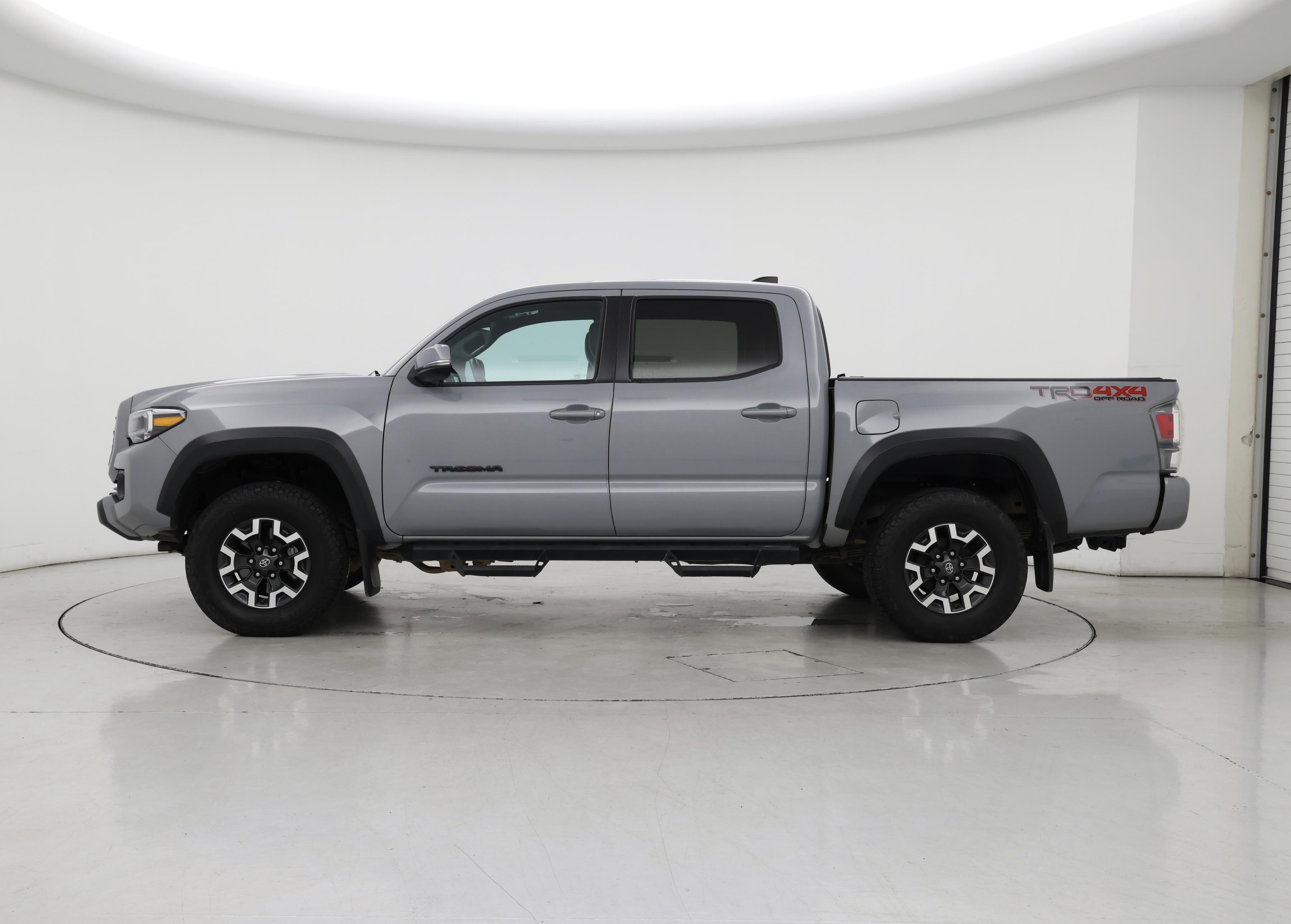 Thumbnail: 2020 Toyota Tacoma - 3