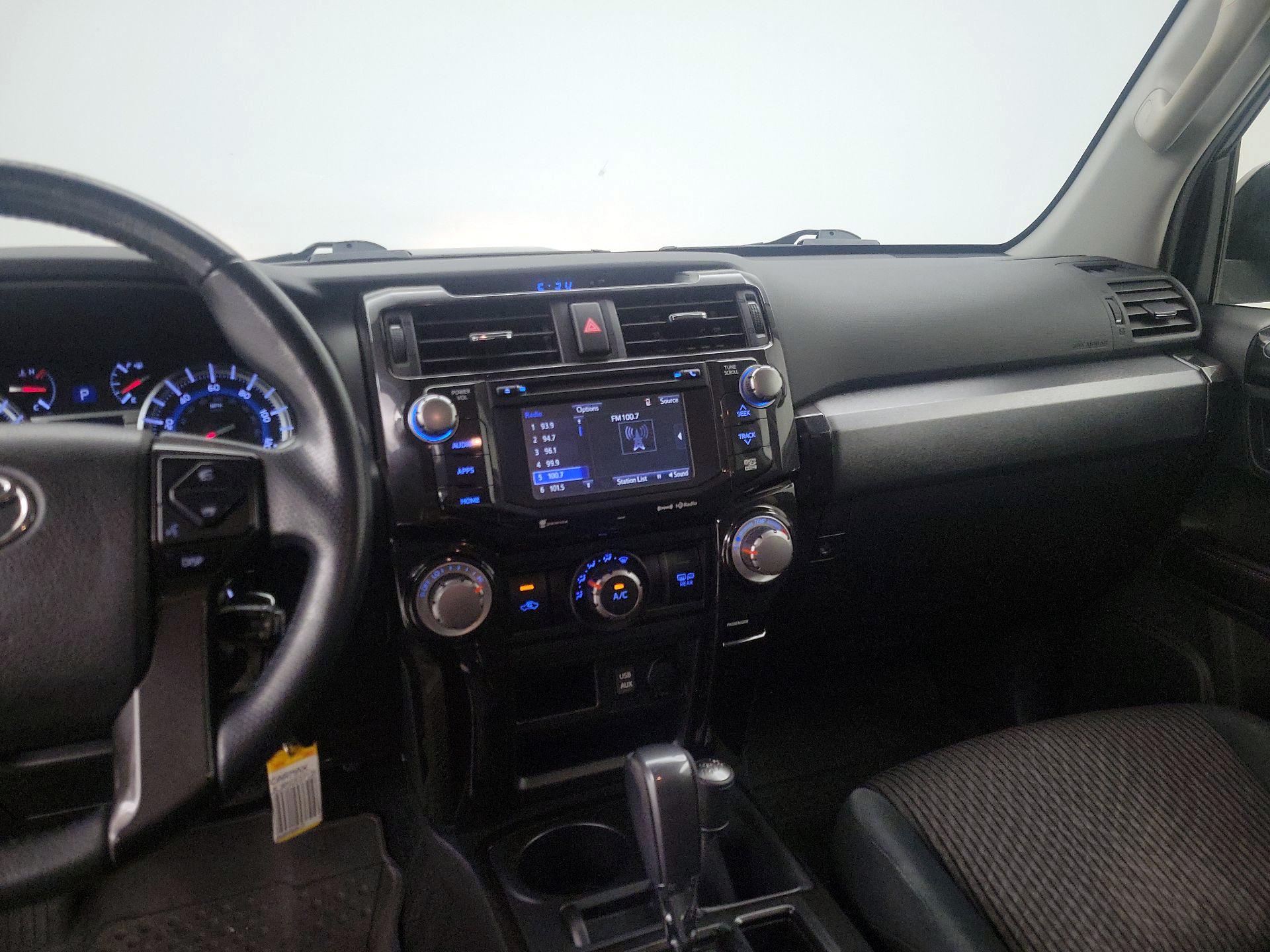 Thumbnail: 2016 Toyota 4Runner - 9
