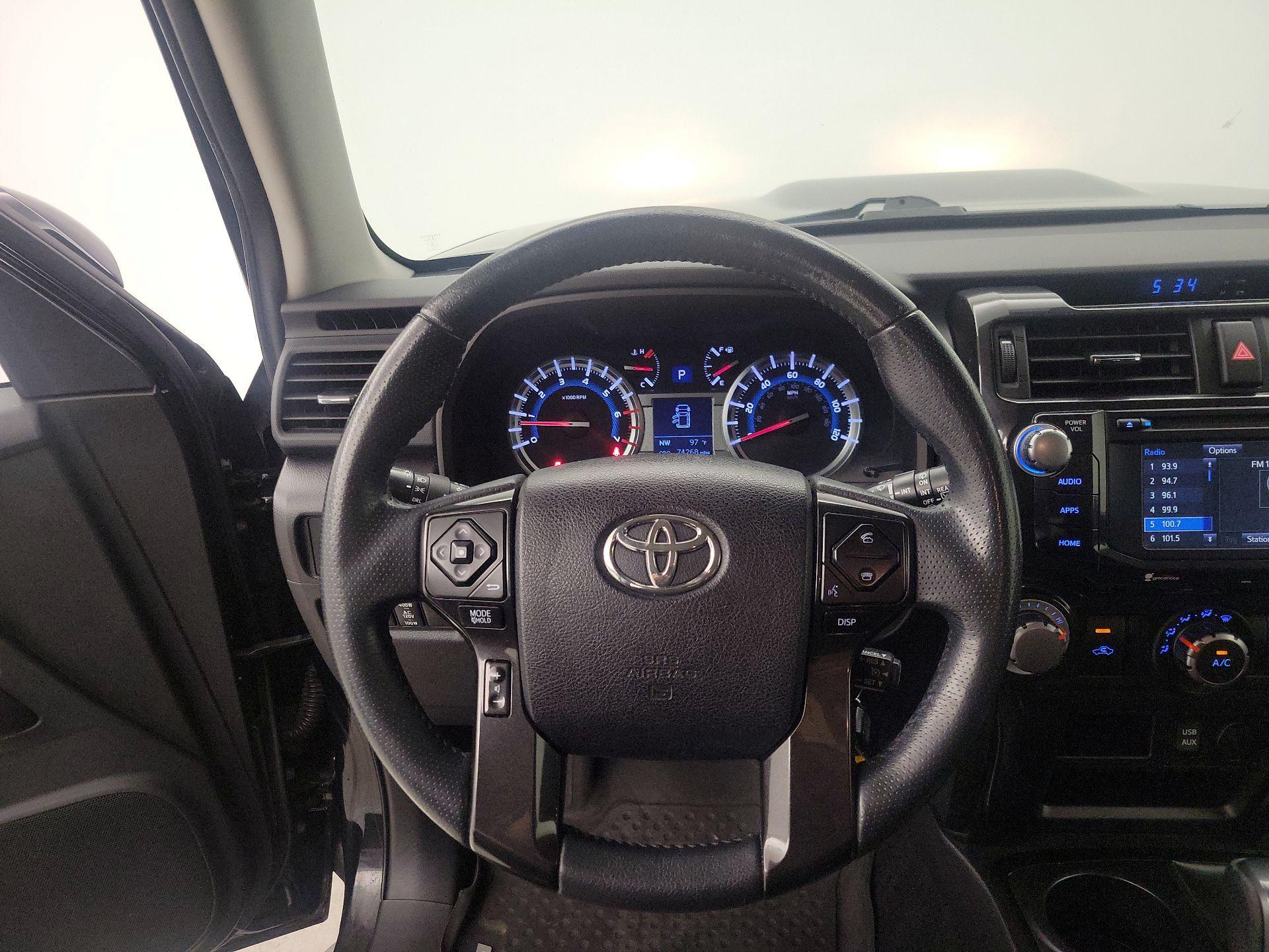 Thumbnail: 2016 Toyota 4Runner - 10