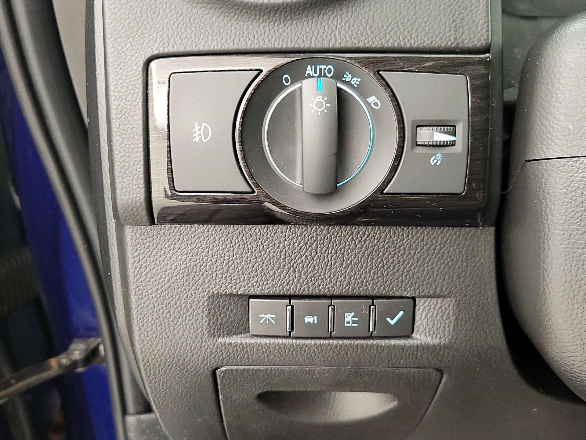 Thumbnail: 2013 Chevrolet Captiva Sport - 13