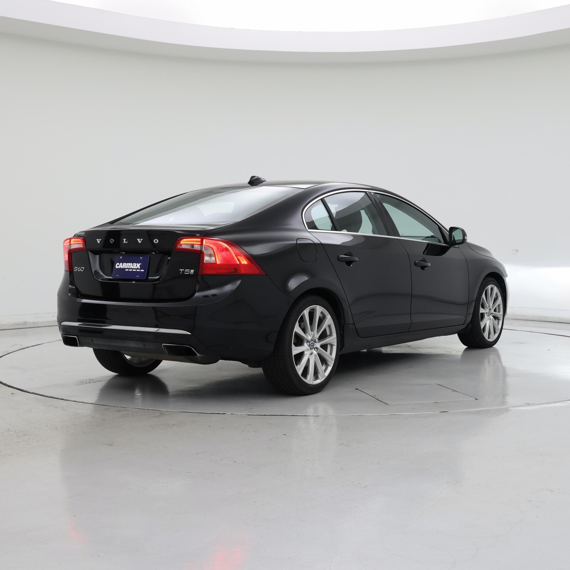 Thumbnail: 2018 Volvo S60 - 8