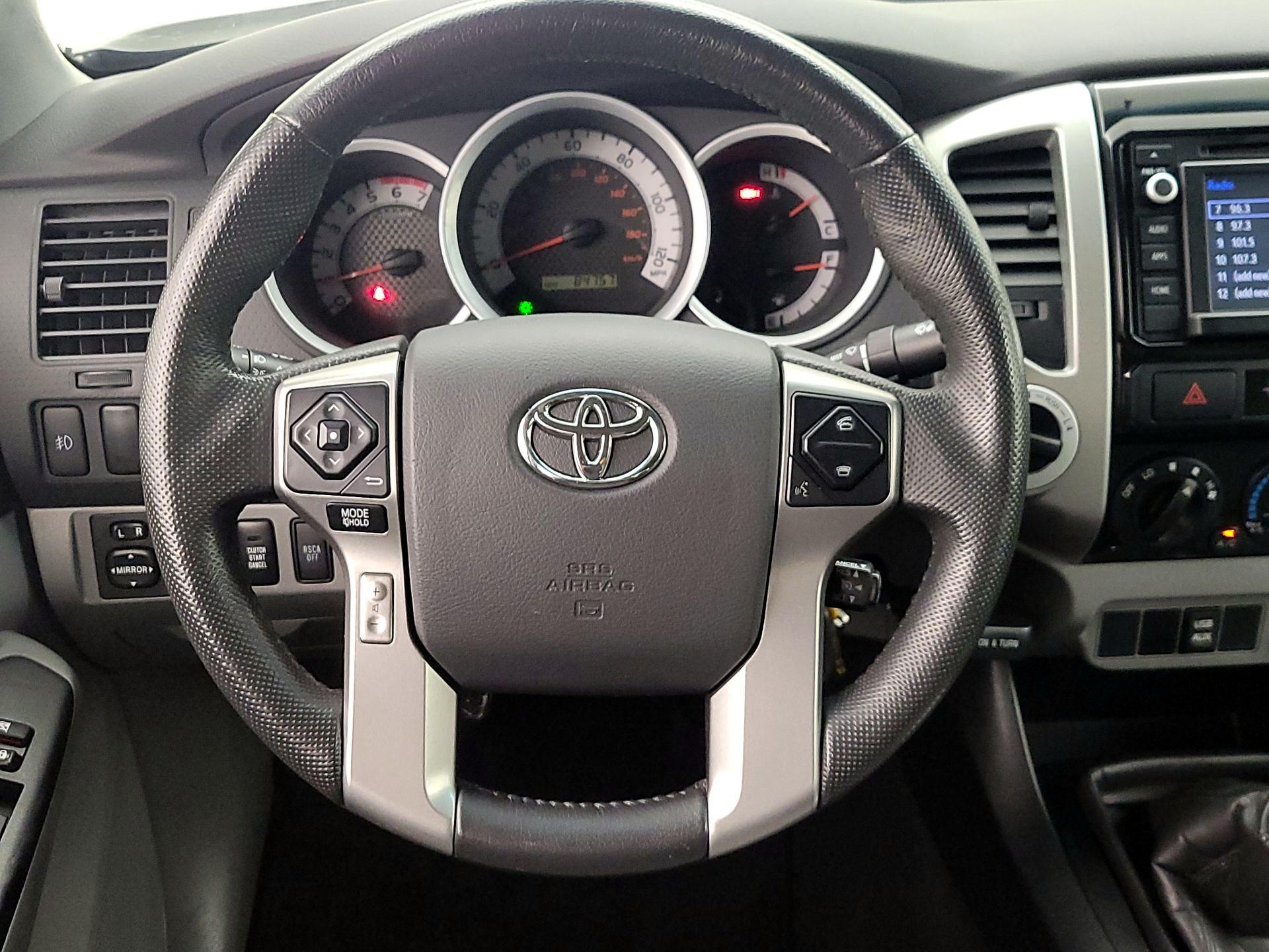 Thumbnail: 2015 Toyota Tacoma - 10