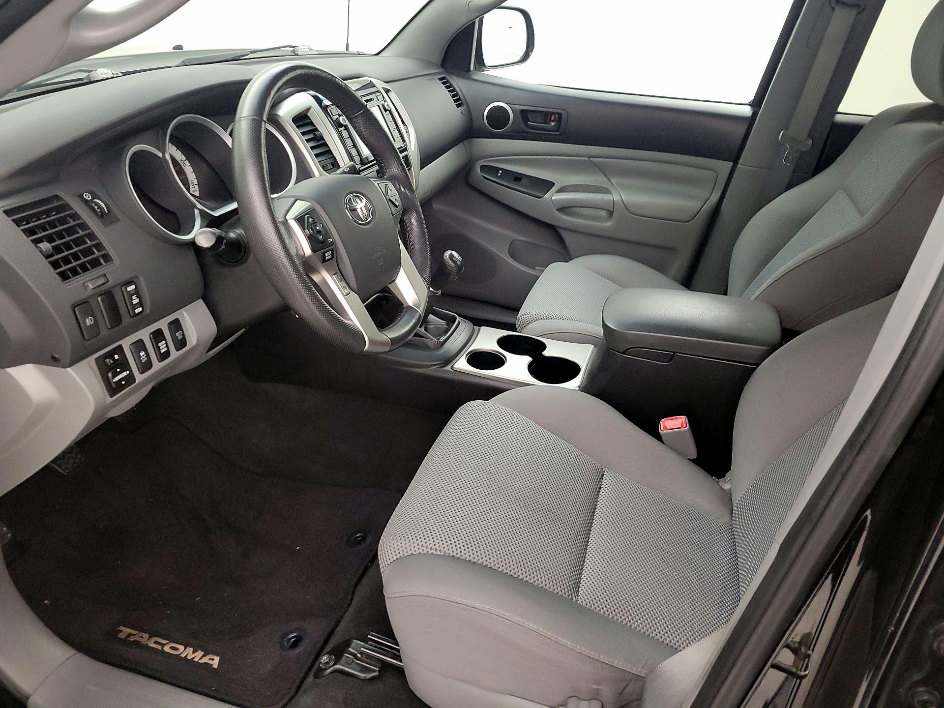 Thumbnail: 2015 Toyota Tacoma - 11