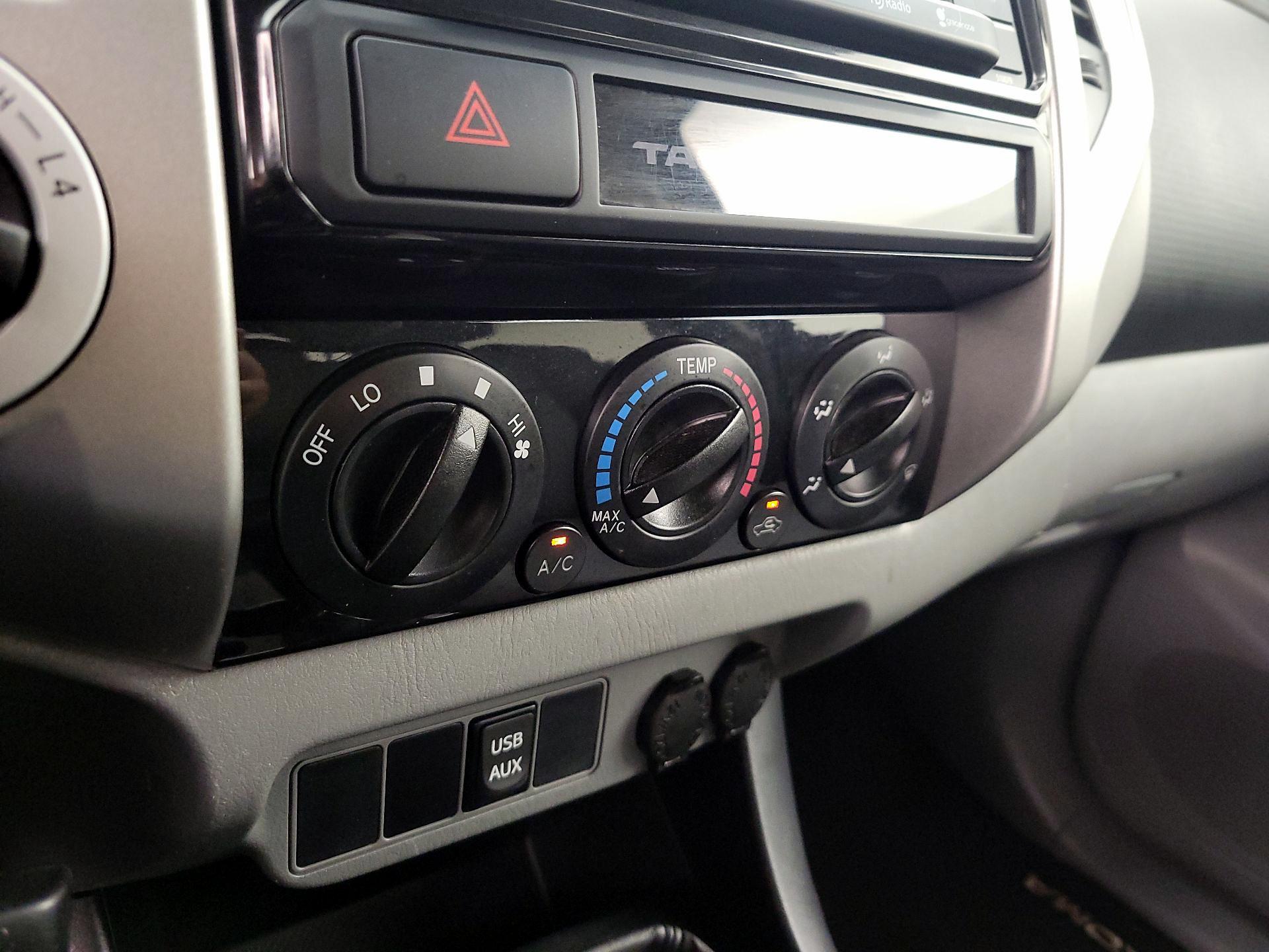 Thumbnail: 2015 Toyota Tacoma - 16