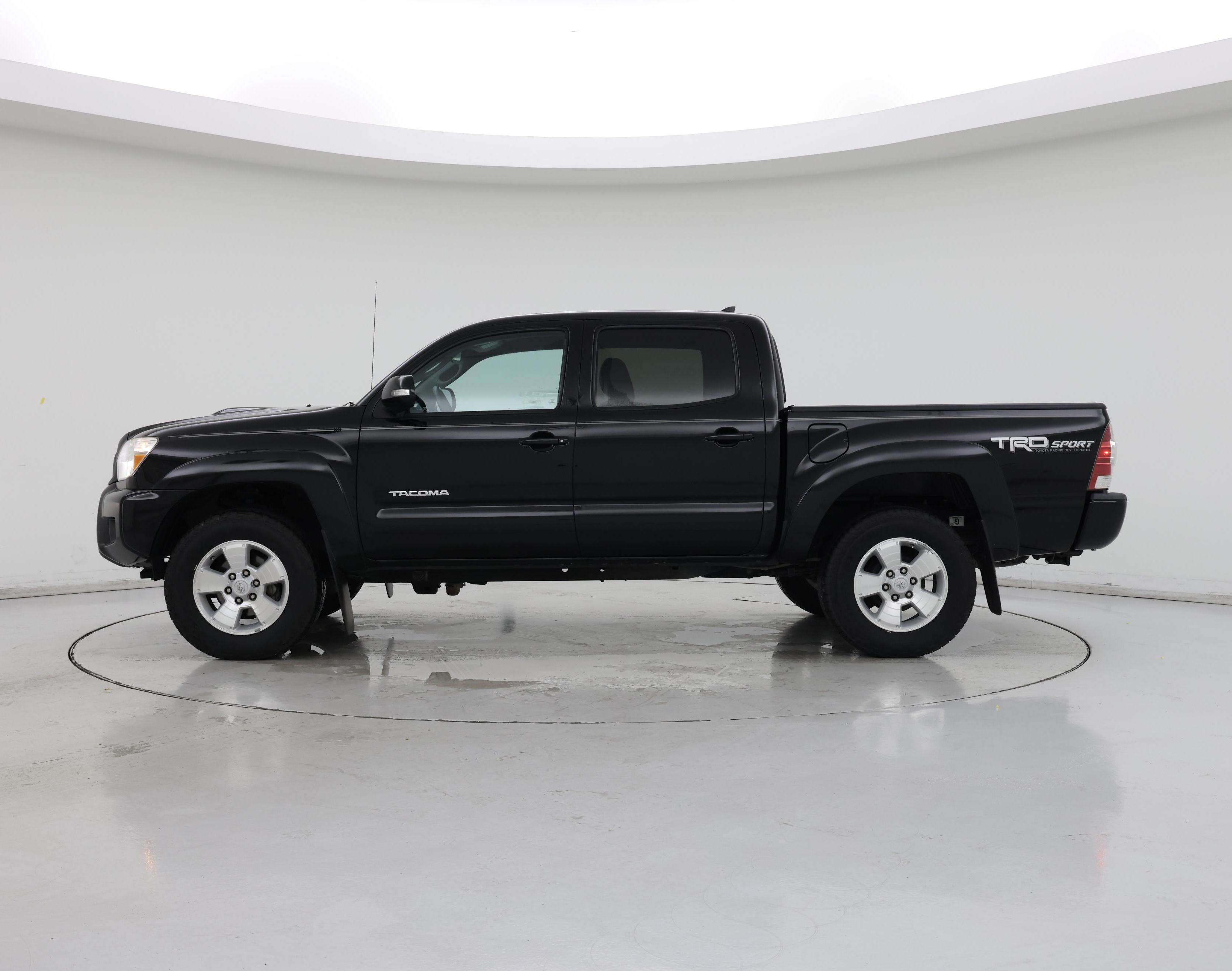 Thumbnail: 2015 Toyota Tacoma - 3