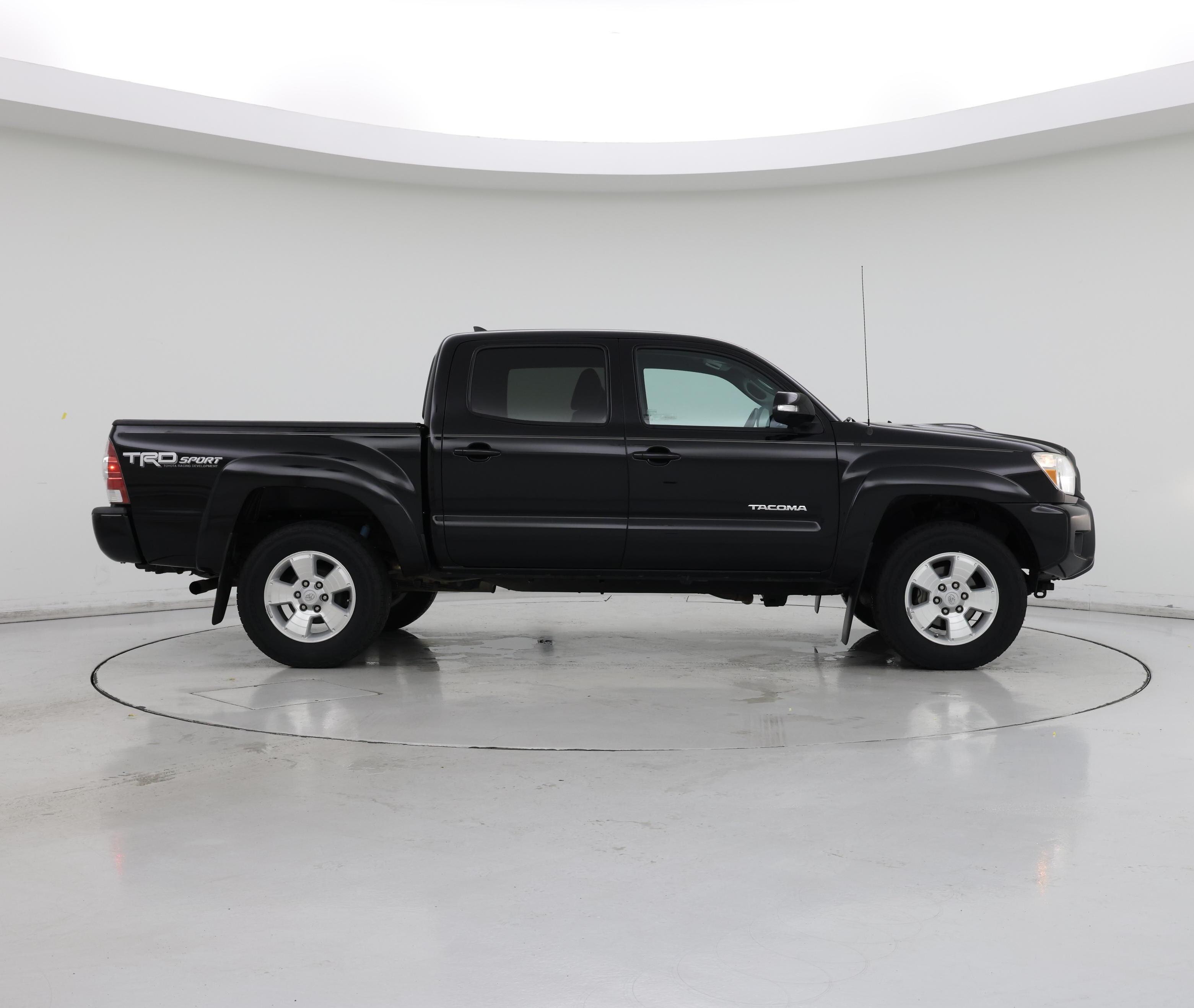 Thumbnail: 2015 Toyota Tacoma - 7