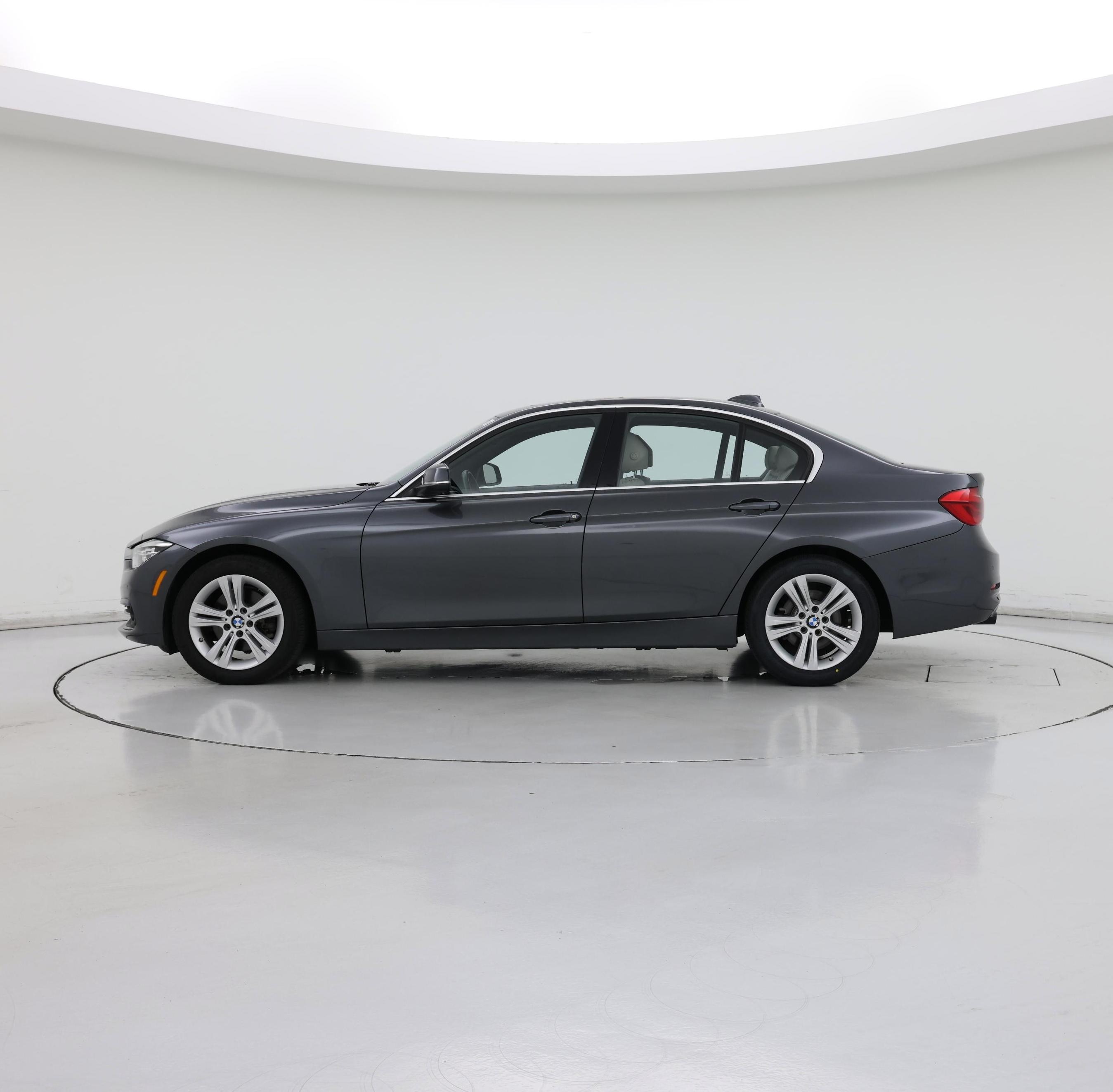 Thumbnail: 2017 BMW 3 Series - 3