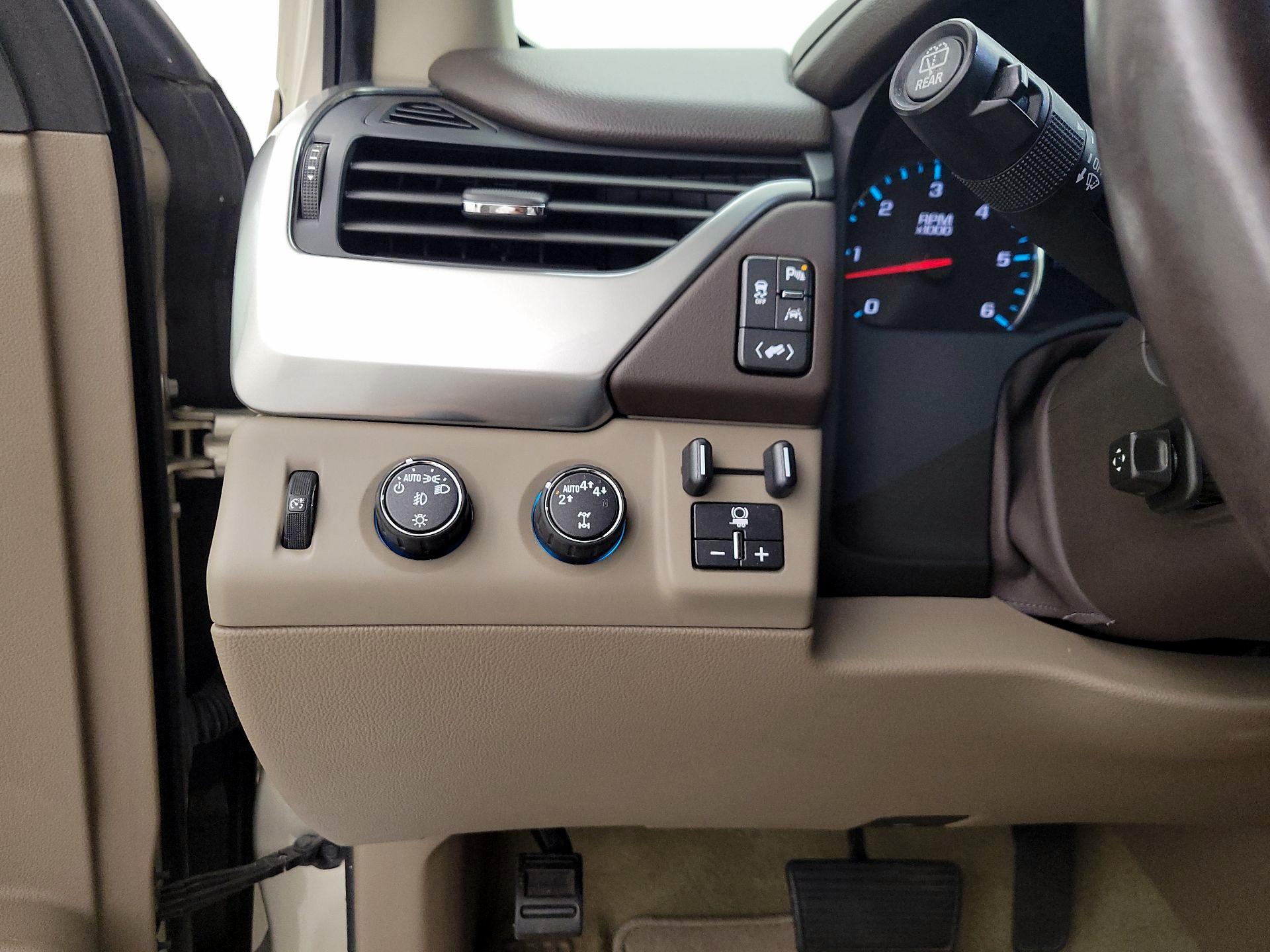 Thumbnail: 2017 Chevrolet Tahoe - 13