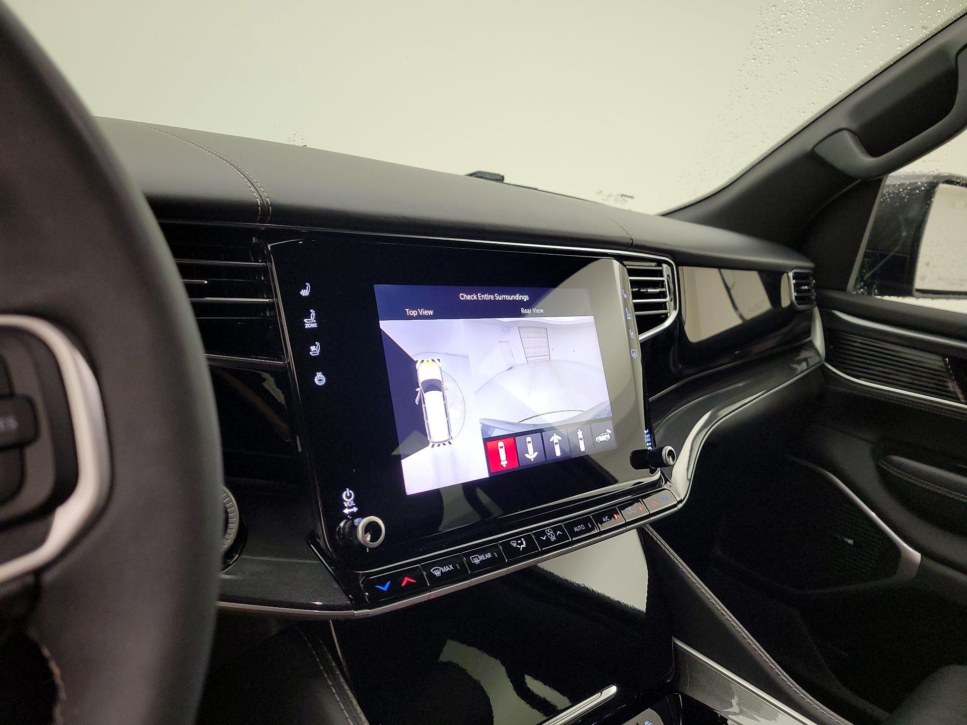 Thumbnail: 2022 Jeep Wagoneer - 15