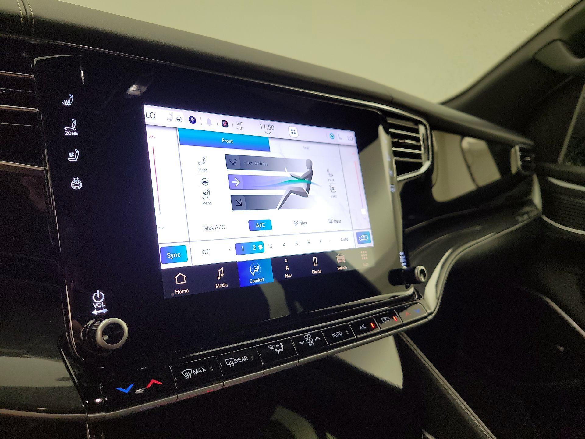 Thumbnail: 2022 Jeep Wagoneer - 17