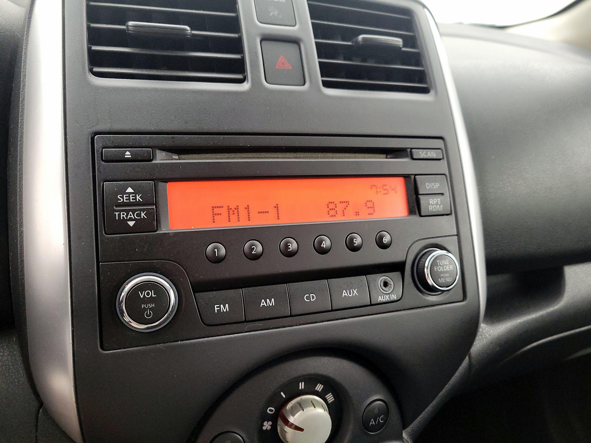 Thumbnail: 2014 Nissan Versa Note - 14