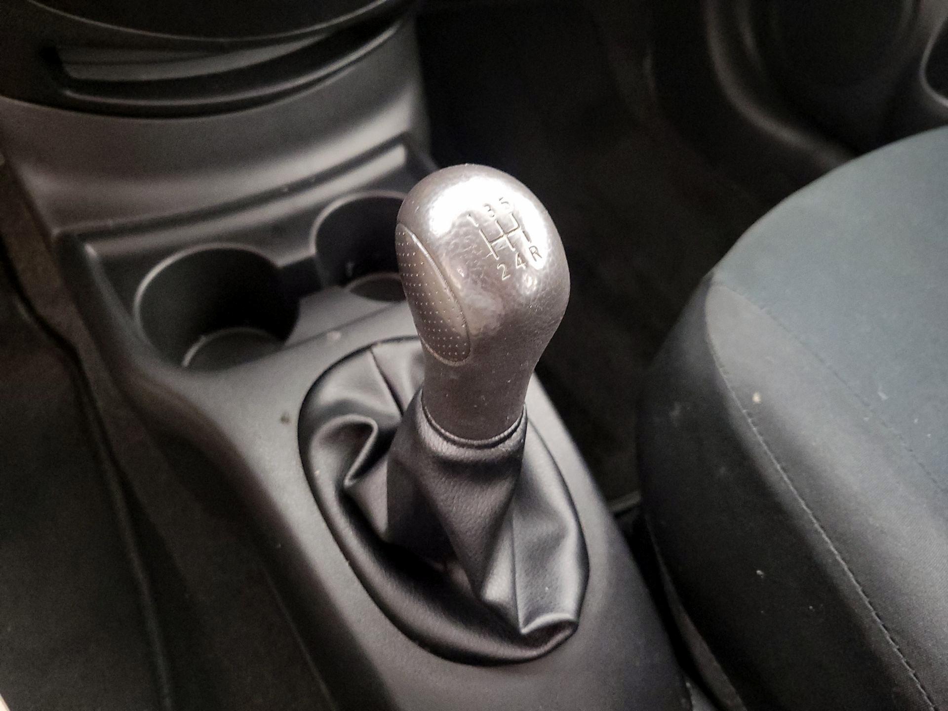 Thumbnail: 2014 Nissan Versa Note - 16