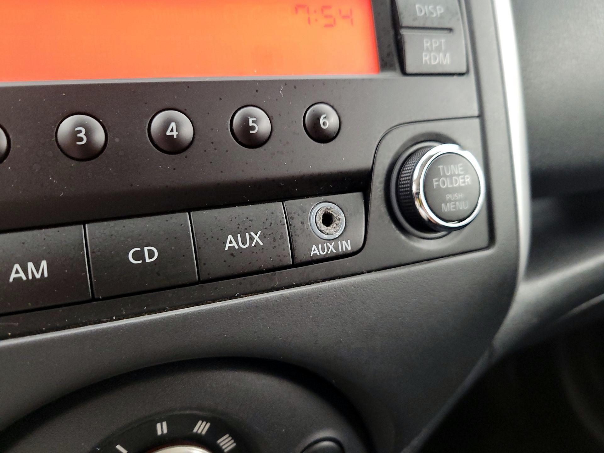 Thumbnail: 2014 Nissan Versa Note - 17