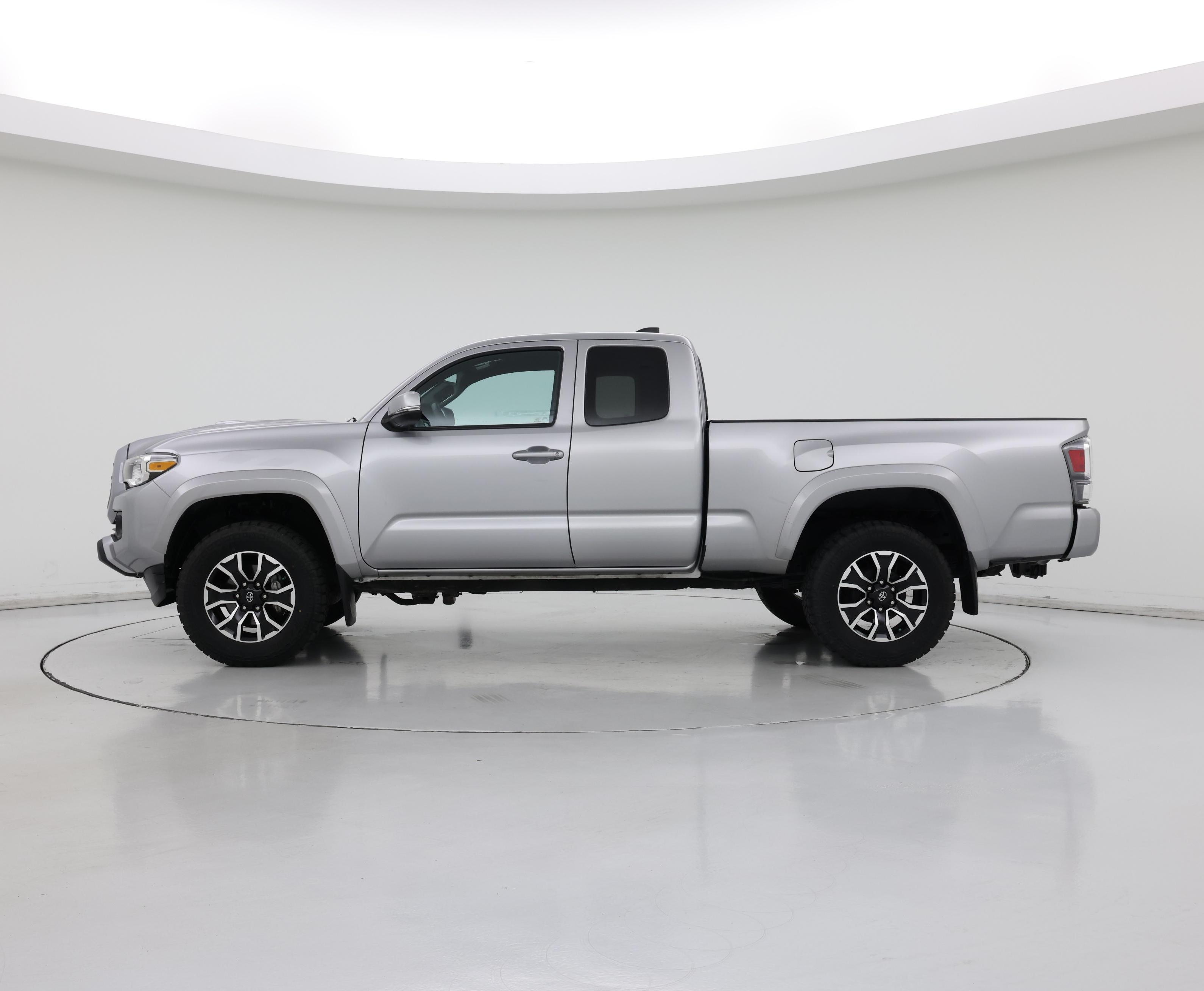 Thumbnail: 2020 Toyota Tacoma - 3