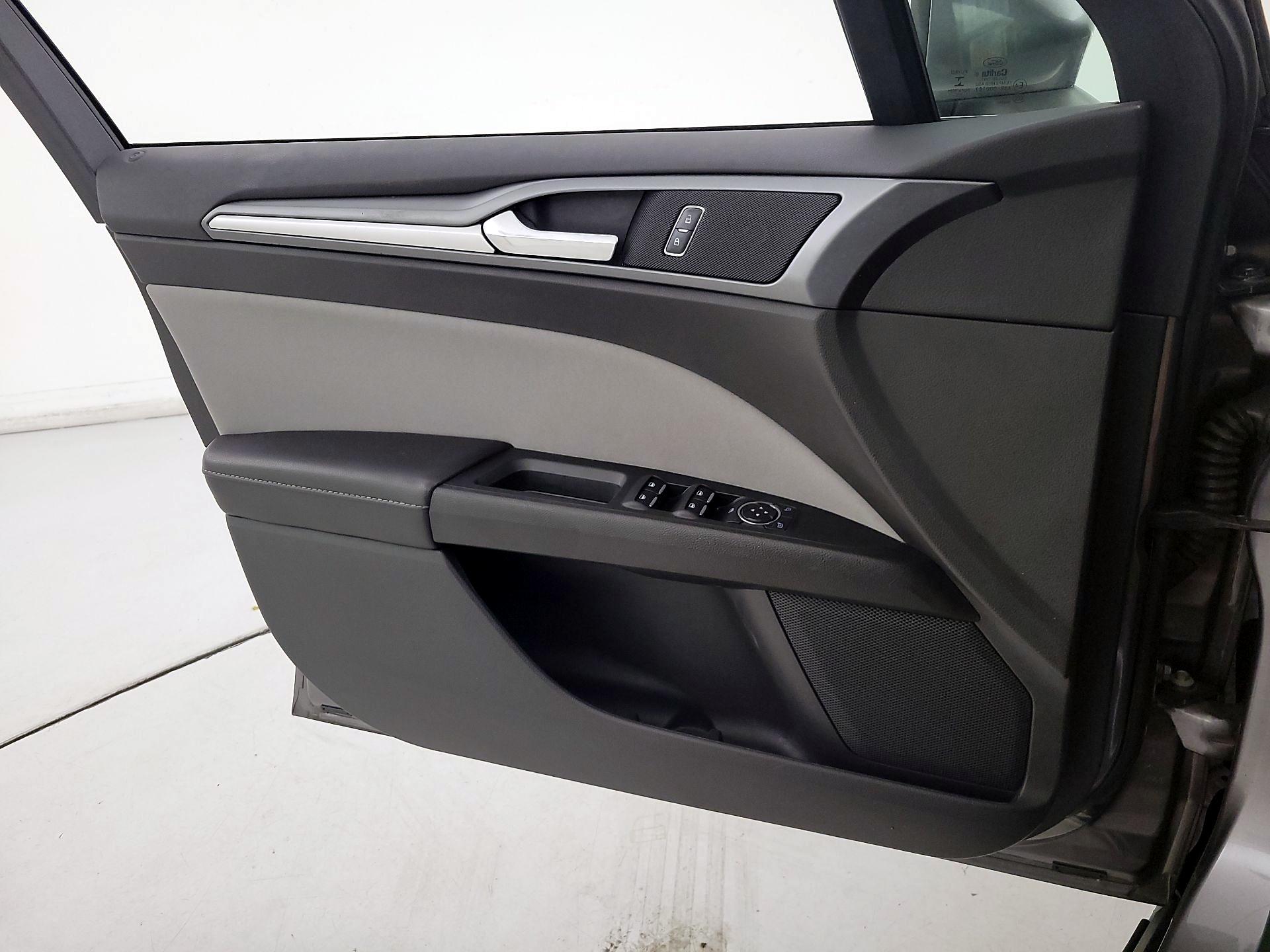 Thumbnail: 2014 Ford Fusion - 12