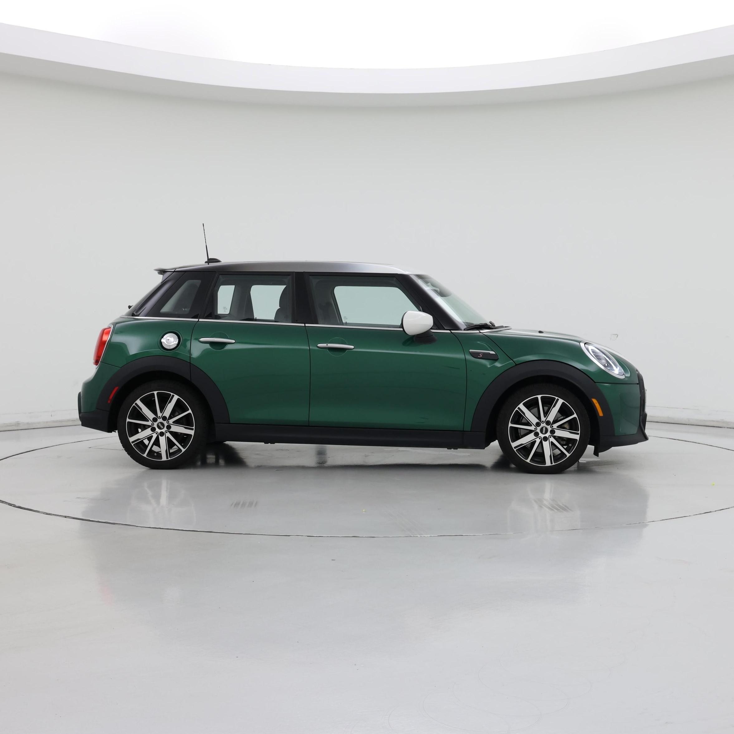 Thumbnail: 2023 MINI Cooper Hardtop - 7