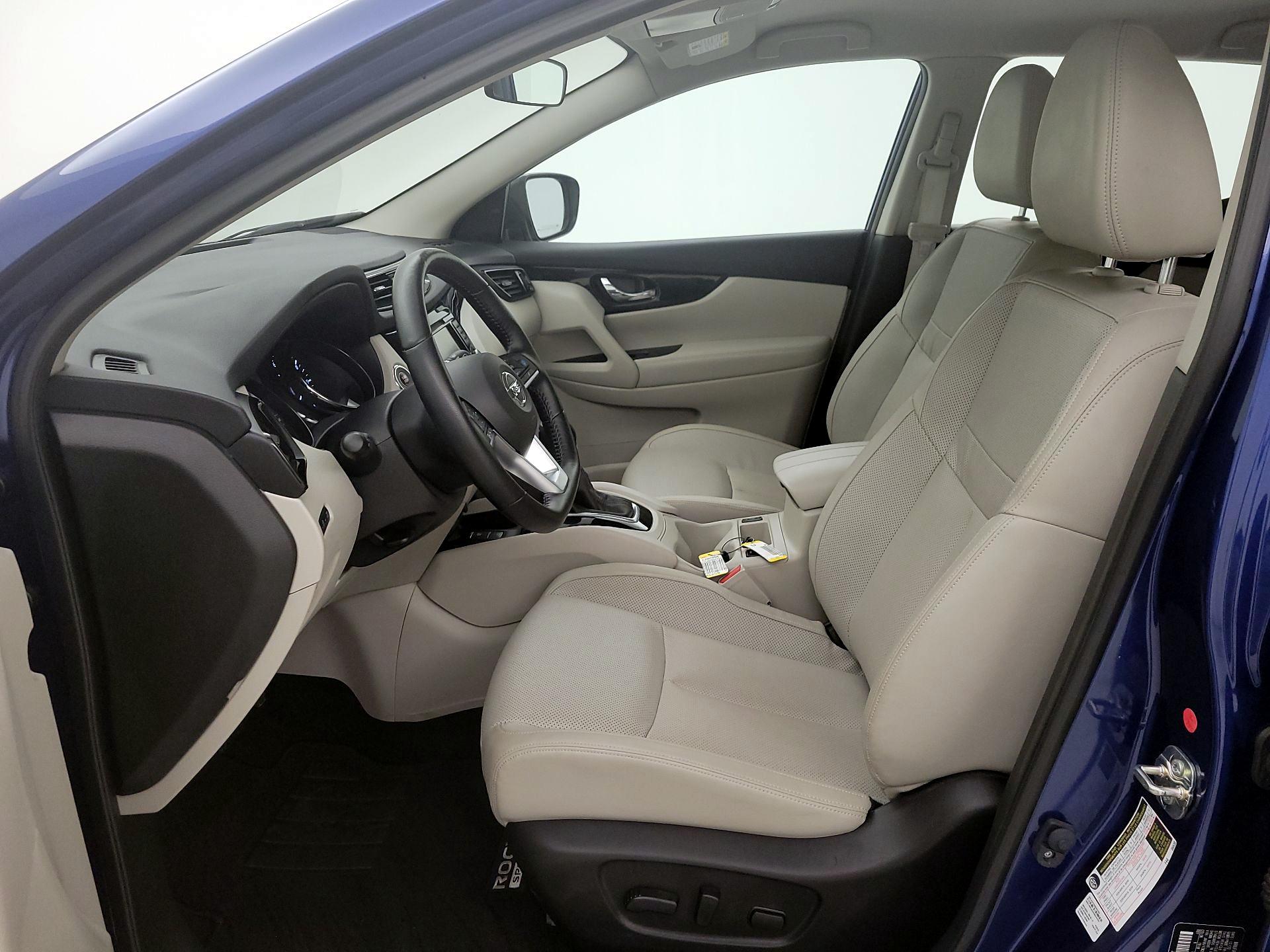 Thumbnail: 2022 Nissan Rogue Sport - 11