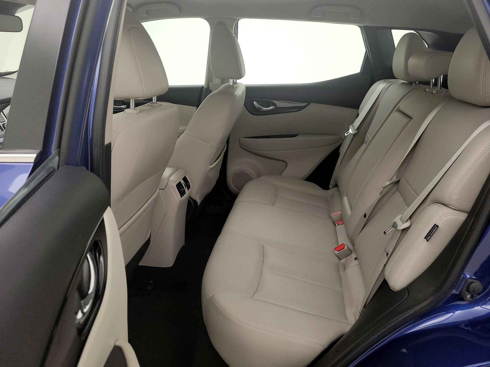 Thumbnail: 2022 Nissan Rogue Sport - 20