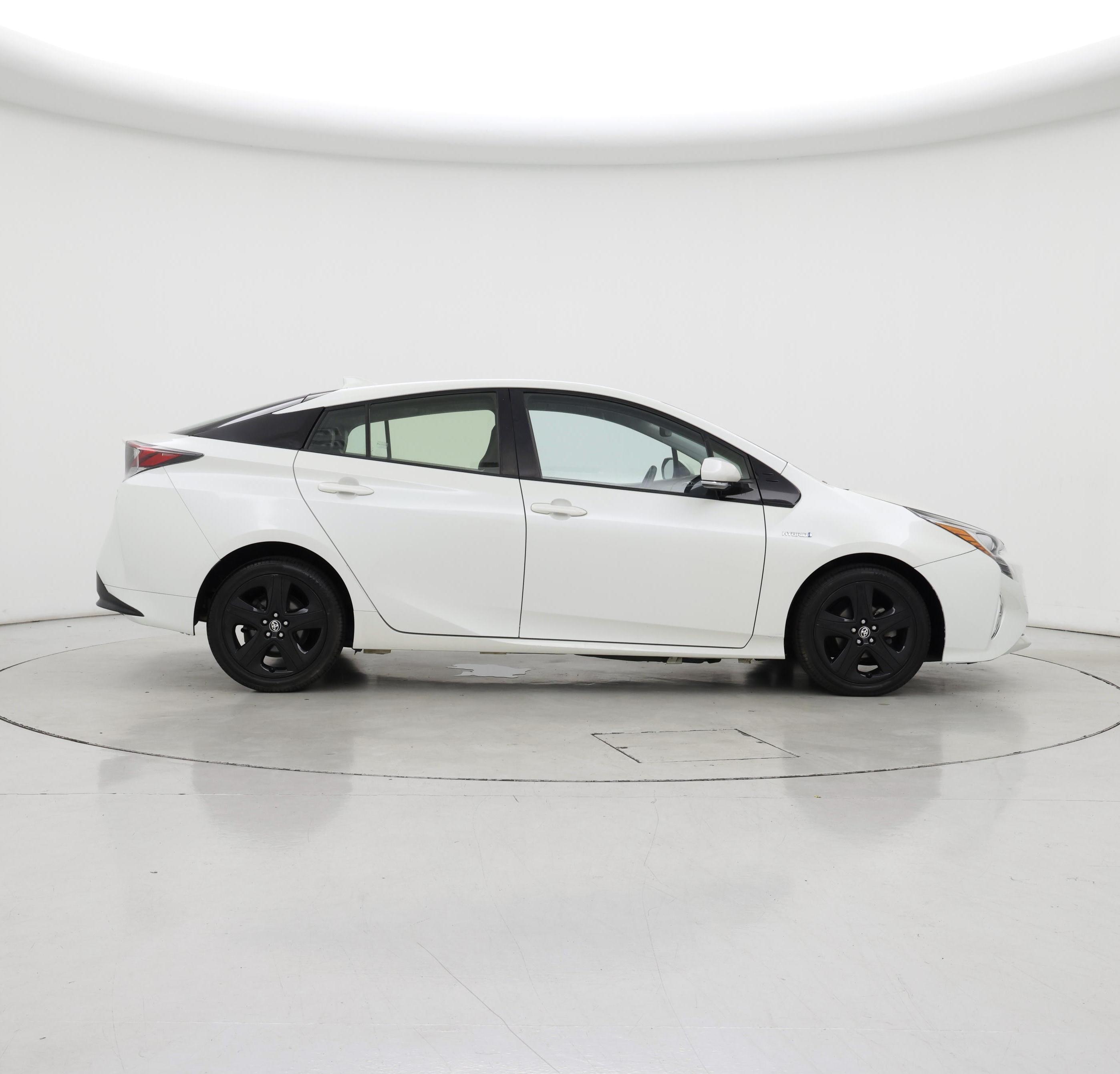 Thumbnail: 2016 Toyota Prius - 7