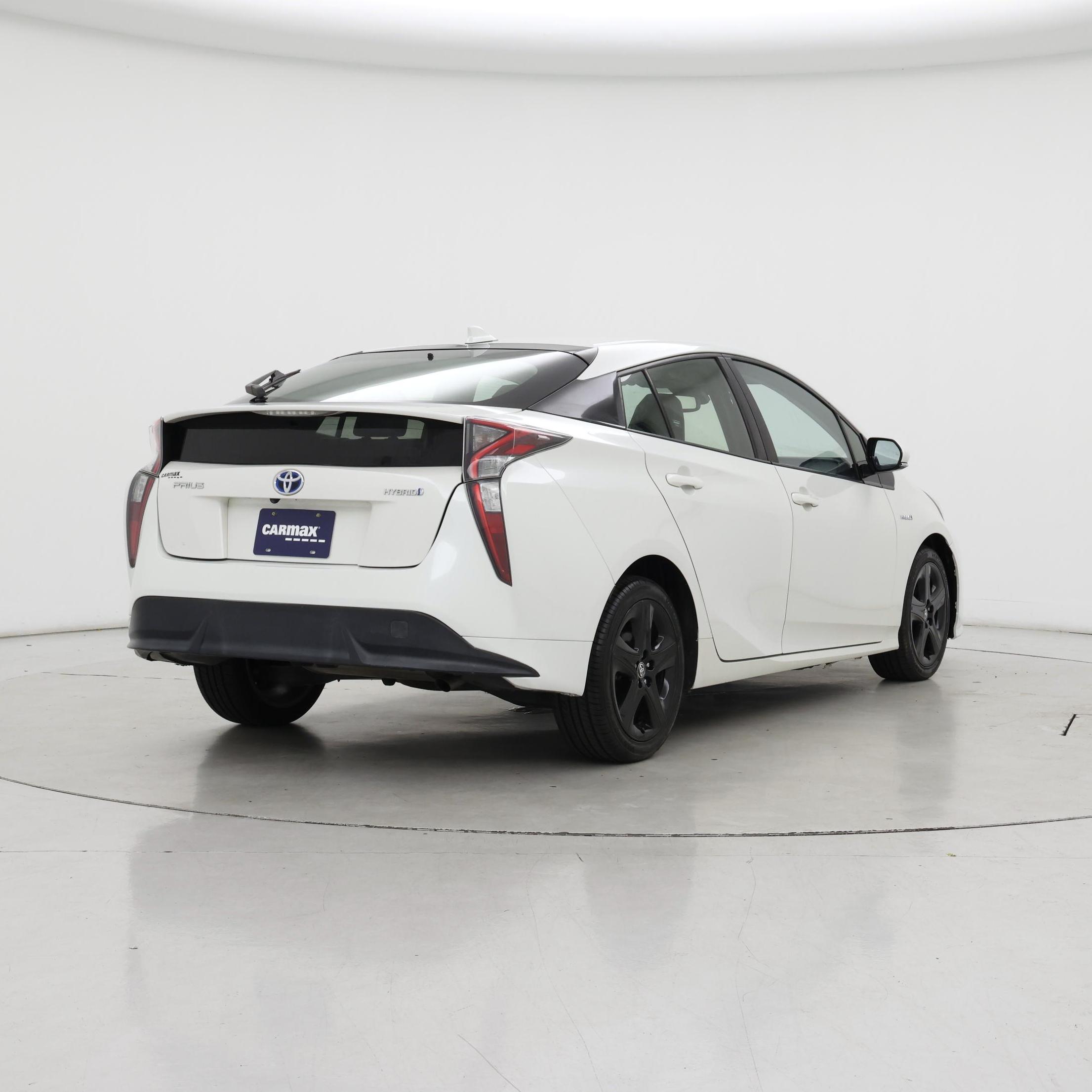 Thumbnail: 2016 Toyota Prius - 8