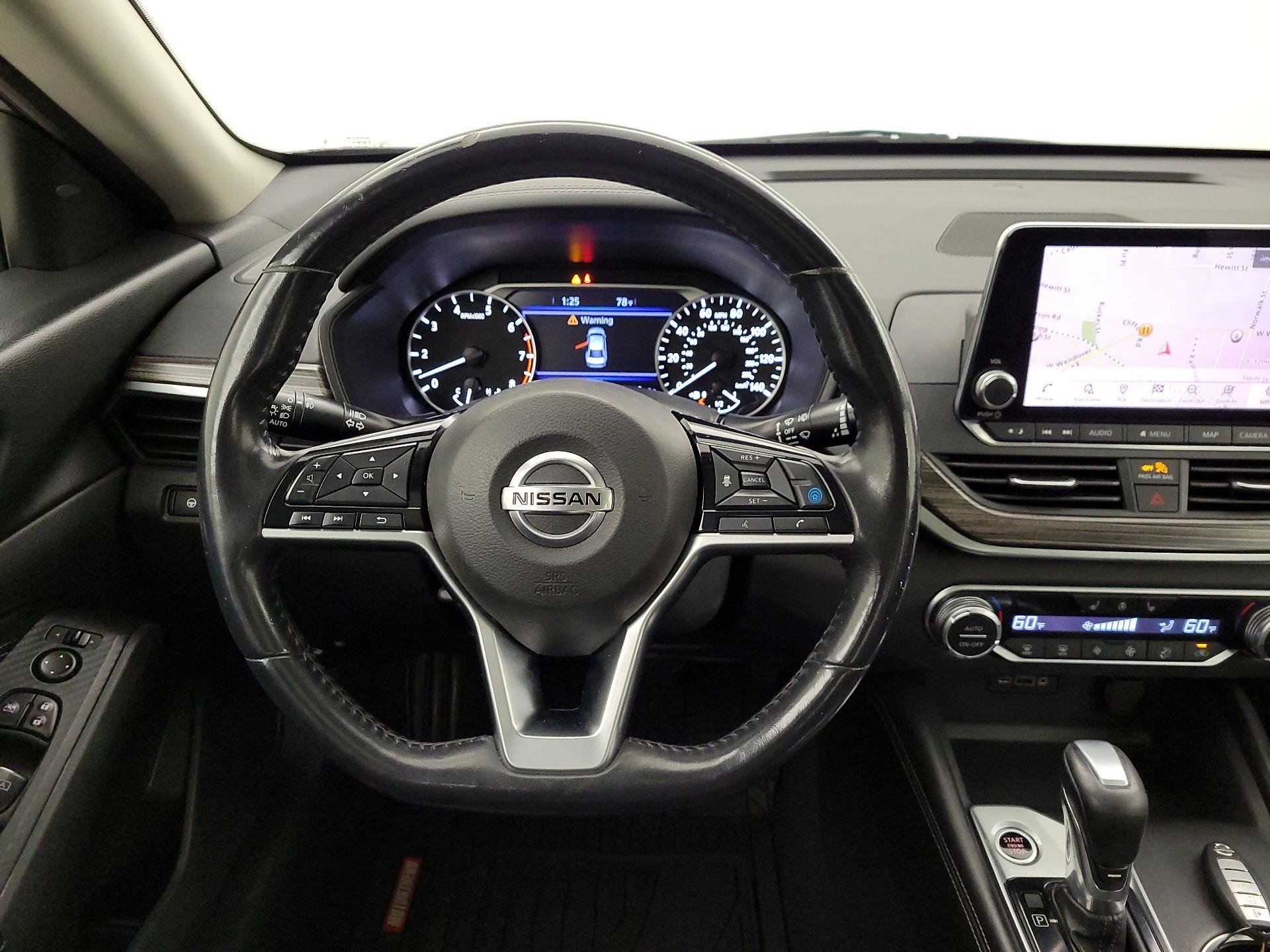 Thumbnail: 2019 Nissan Altima - 10