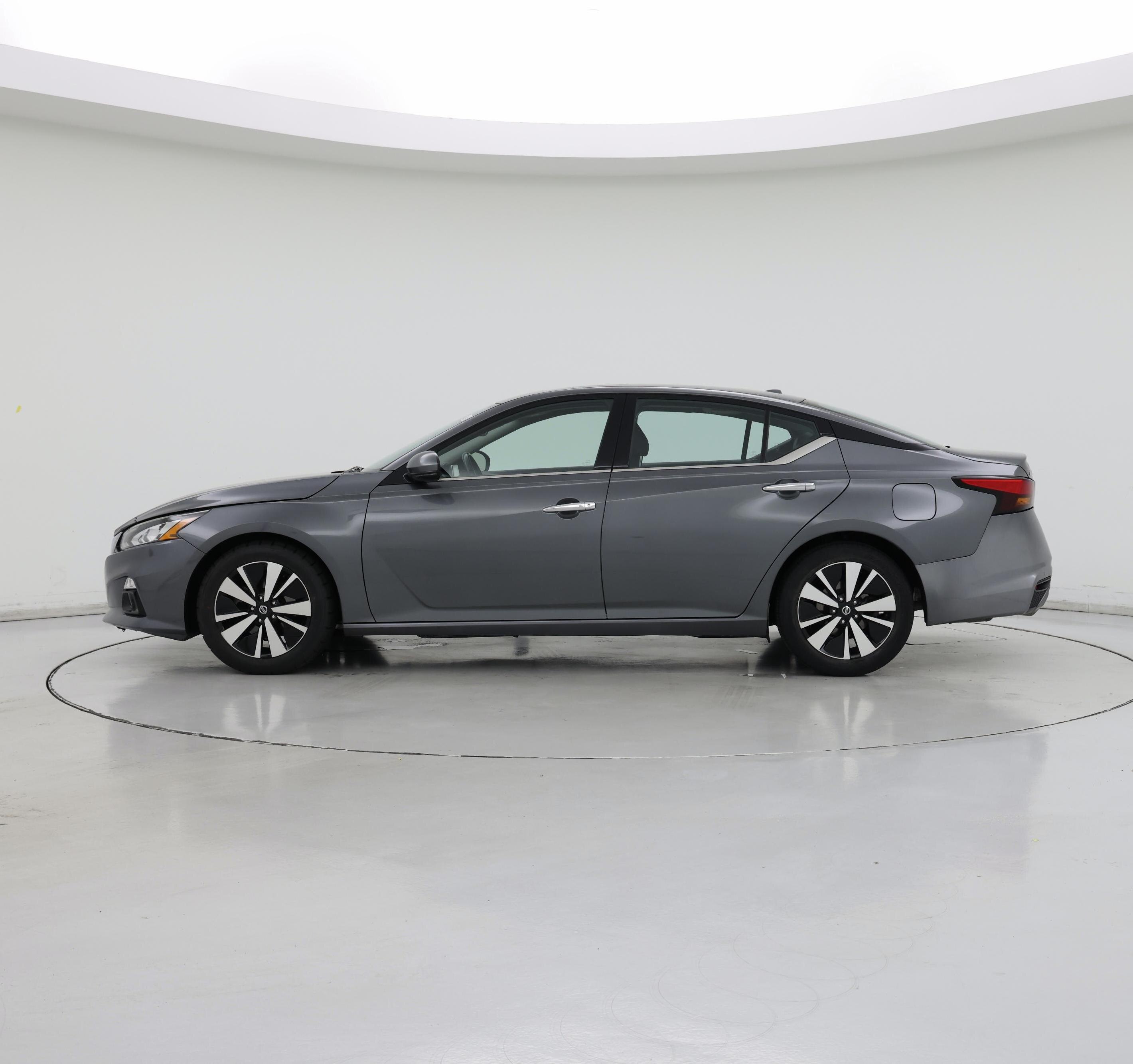 Thumbnail: 2019 Nissan Altima - 3
