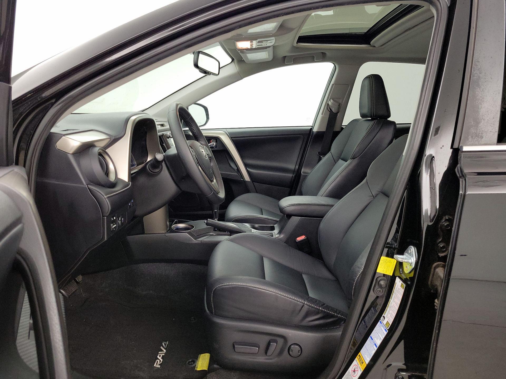 Thumbnail: 2015 Toyota RAV4 - 11