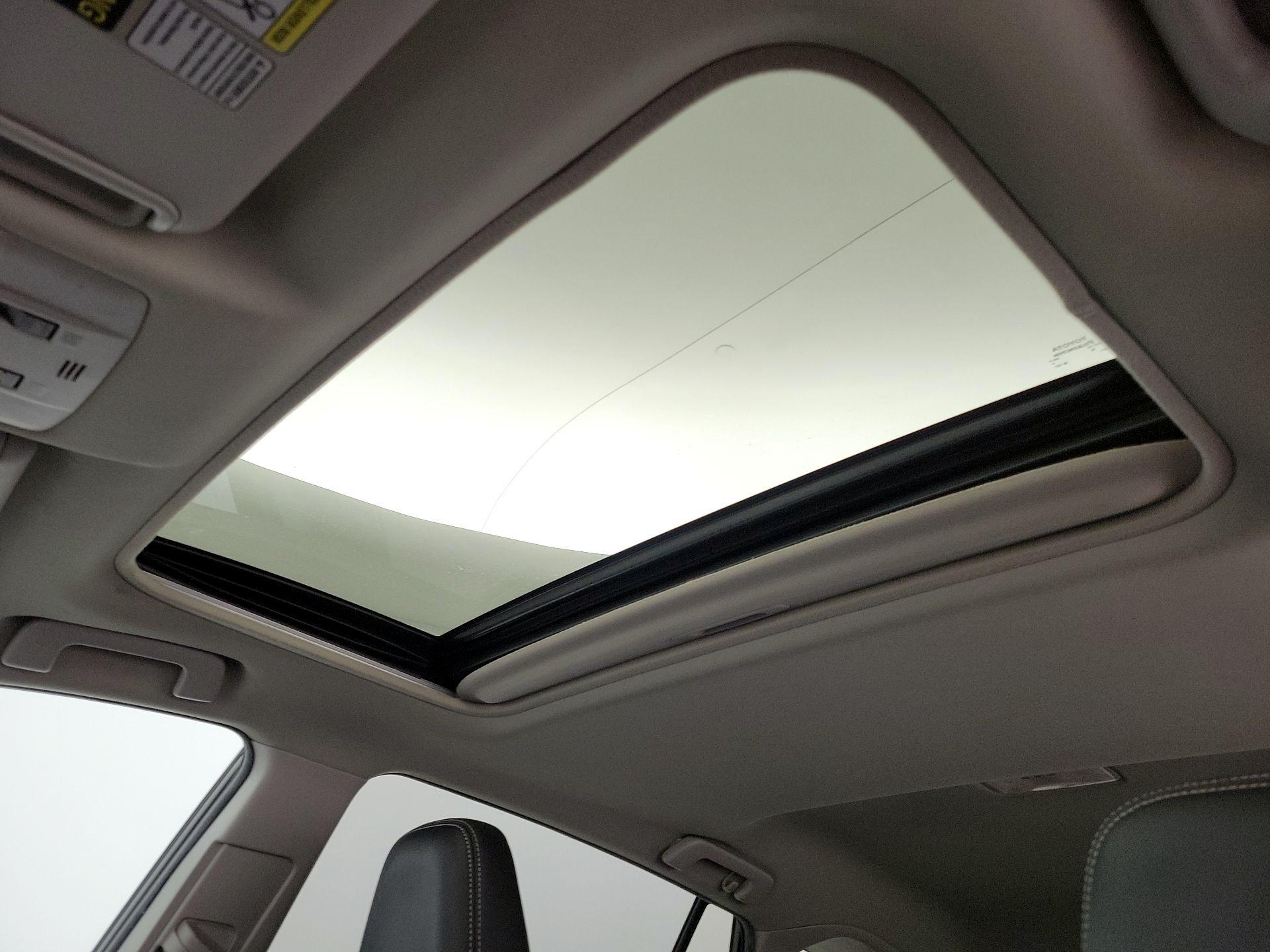 Thumbnail: 2015 Toyota RAV4 - 20