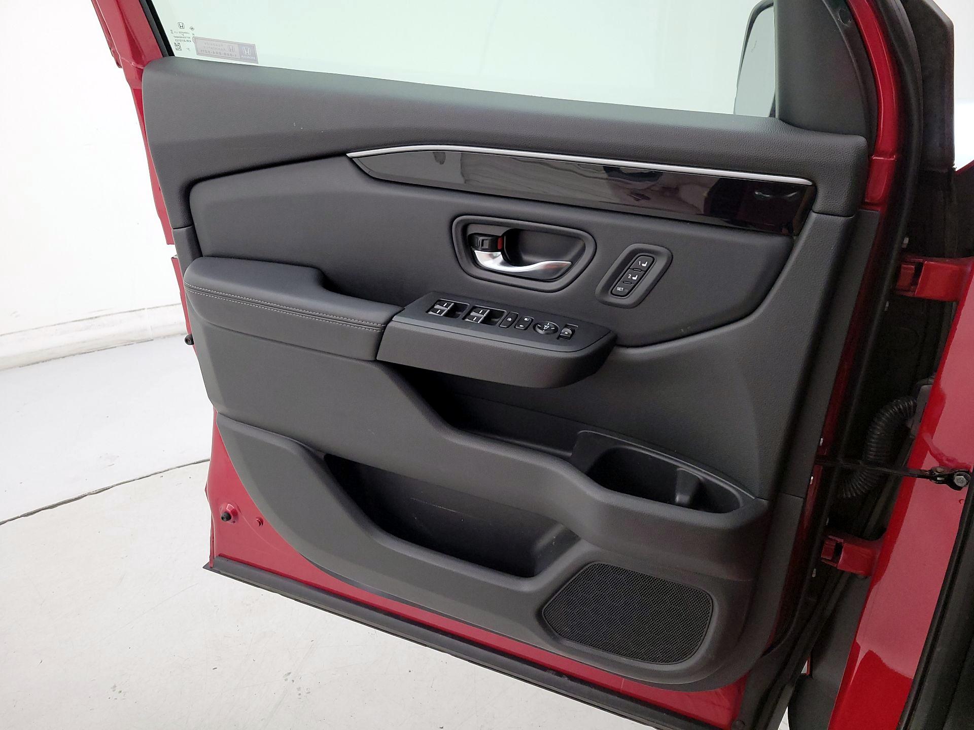 Thumbnail: 2023 Honda Pilot - 12