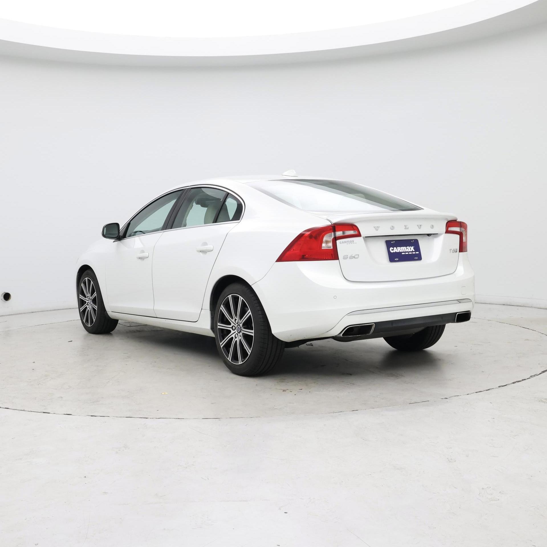 Thumbnail: 2018 Volvo S60 - 2