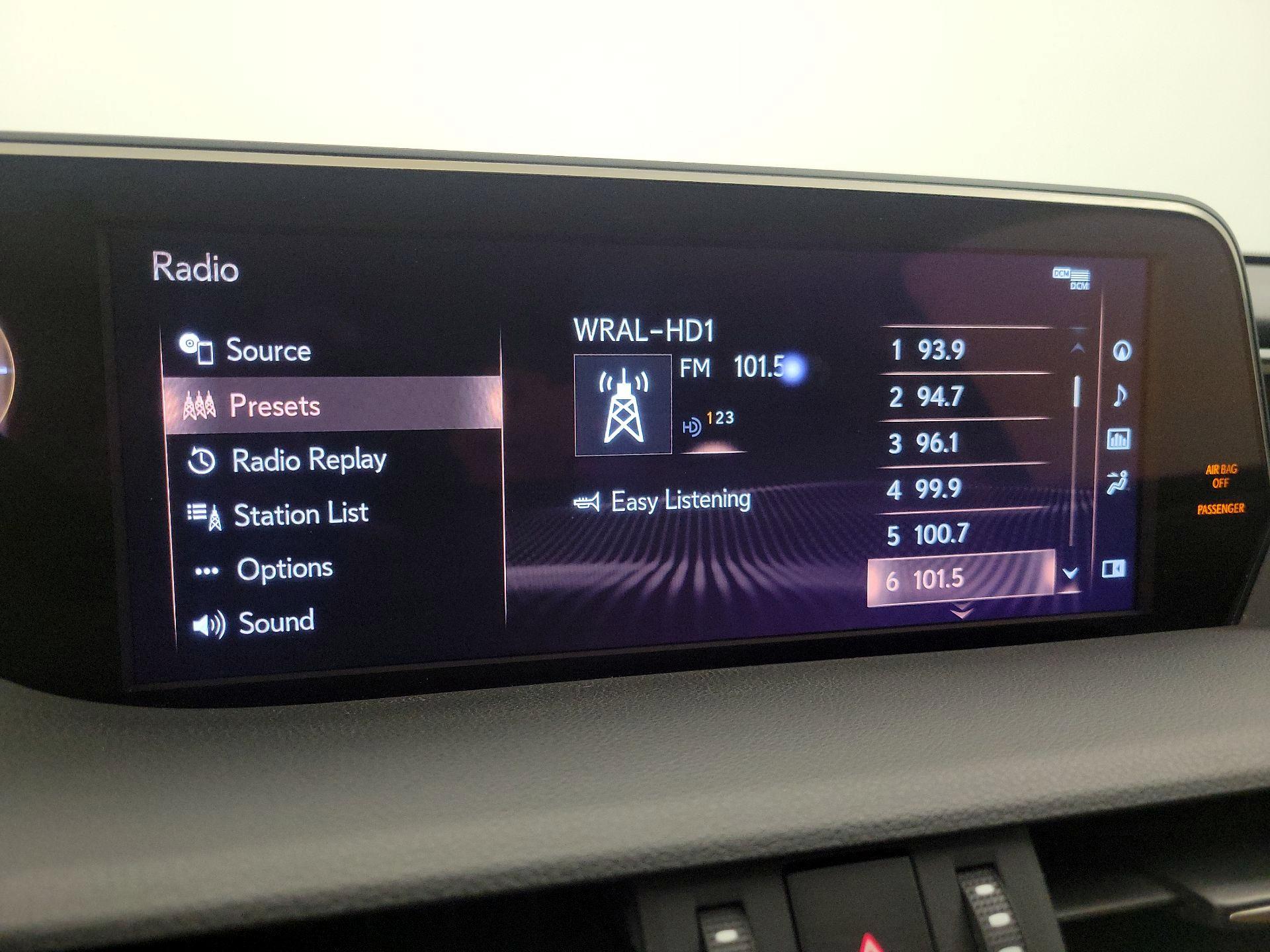 Thumbnail: 2019 Lexus ES - 16