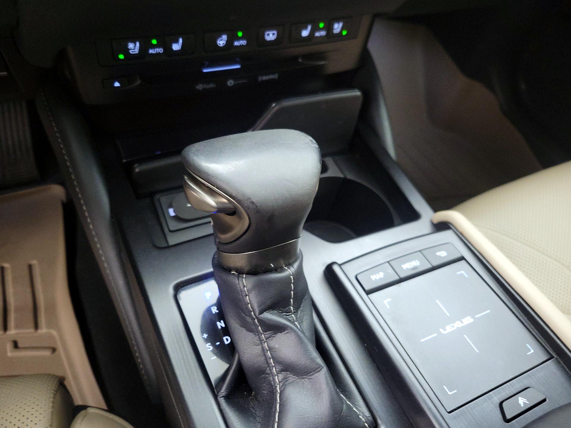 Thumbnail: 2019 Lexus ES - 18