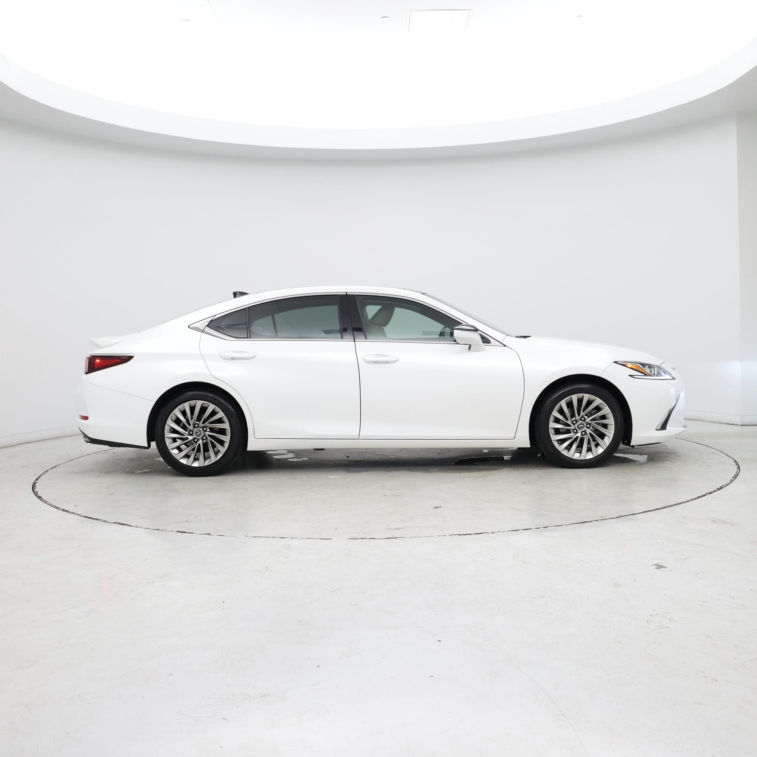 Thumbnail: 2019 Lexus ES - 7
