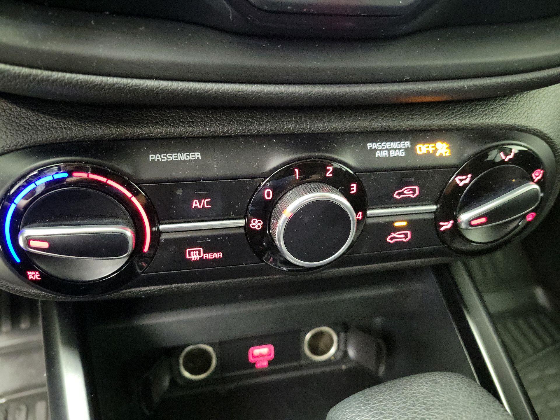 Thumbnail: 2020 Kia Soul - 16