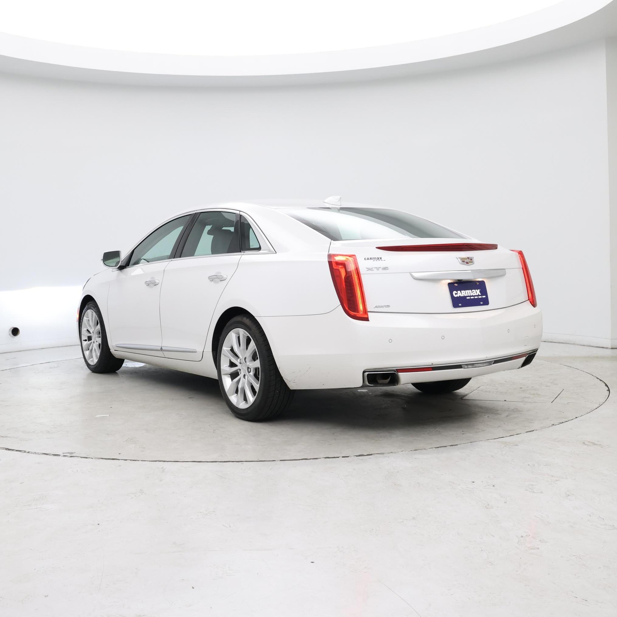 Thumbnail: 2017 Cadillac XTS - 2