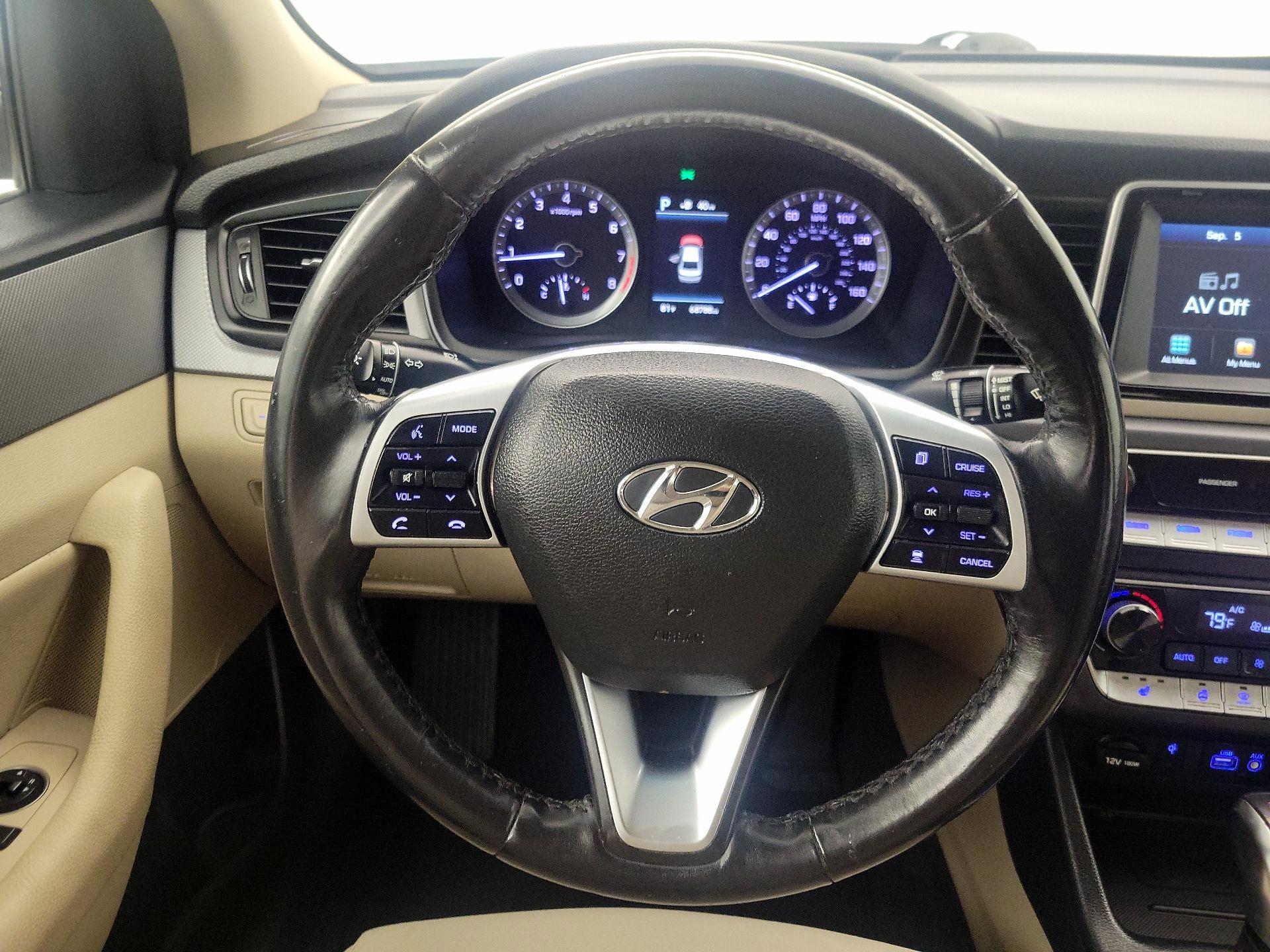 Thumbnail: 2019 Hyundai Sonata - 10