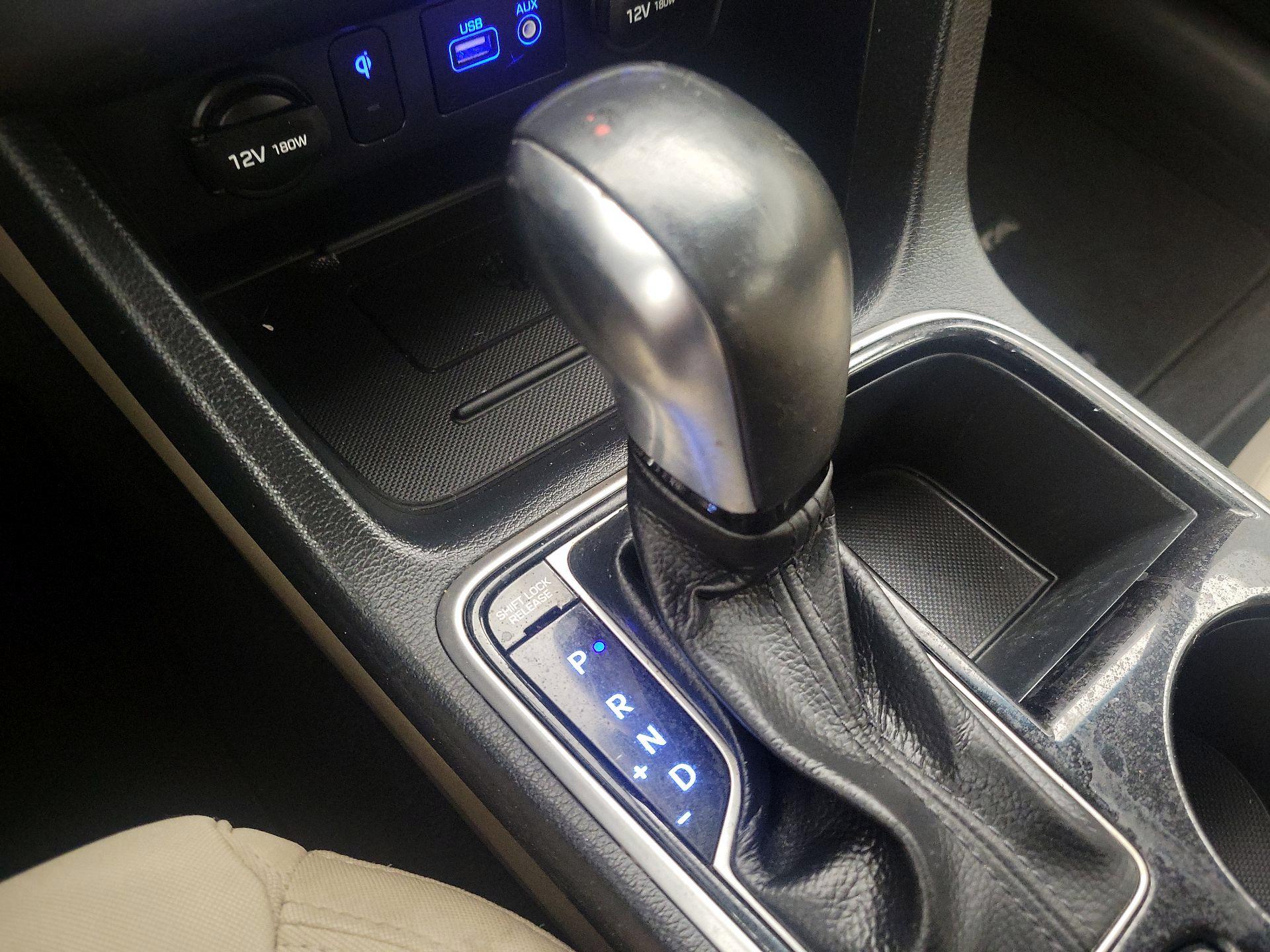 Thumbnail: 2019 Hyundai Sonata - 17