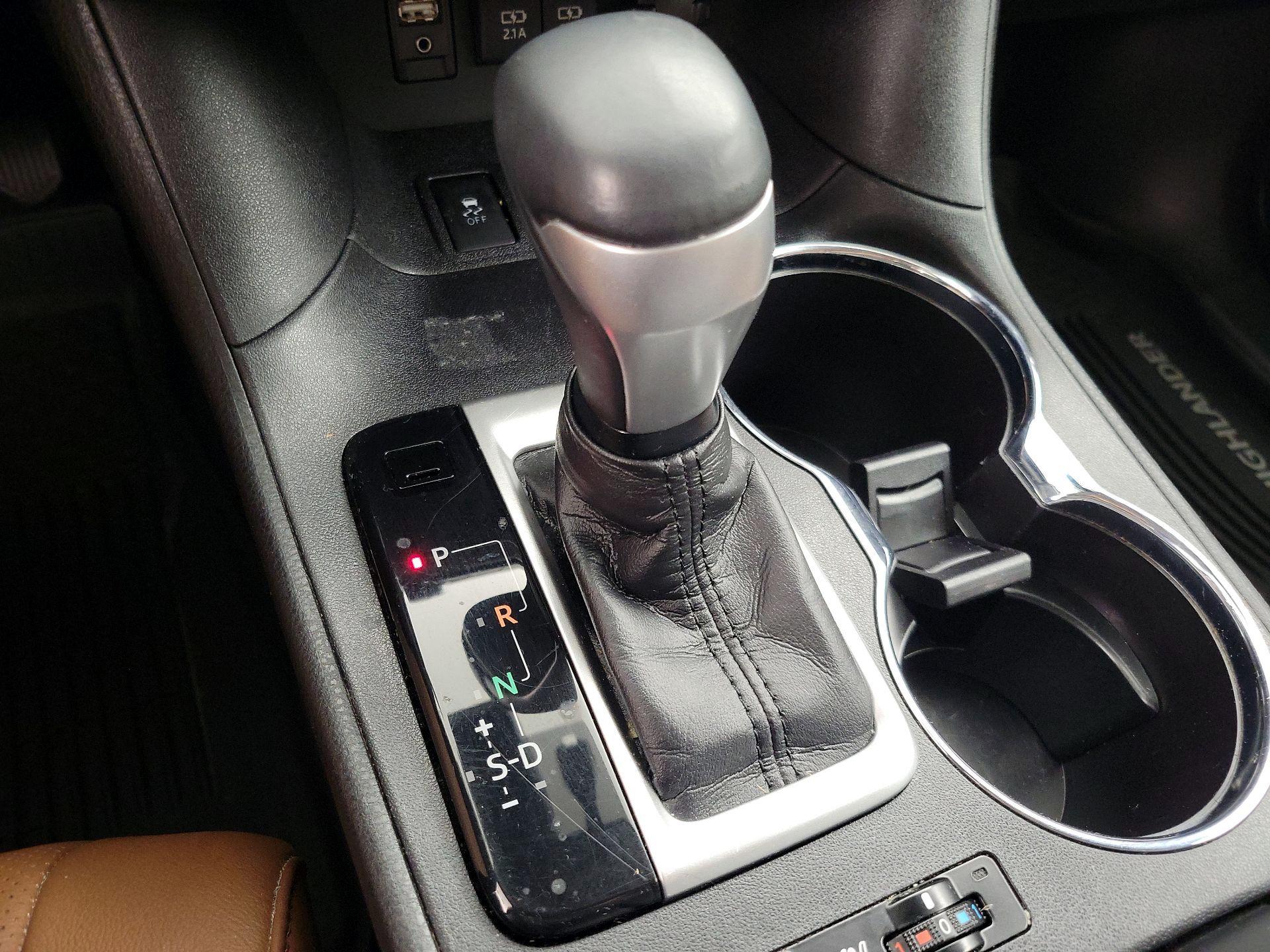 Thumbnail: 2018 Toyota Highlander - 18