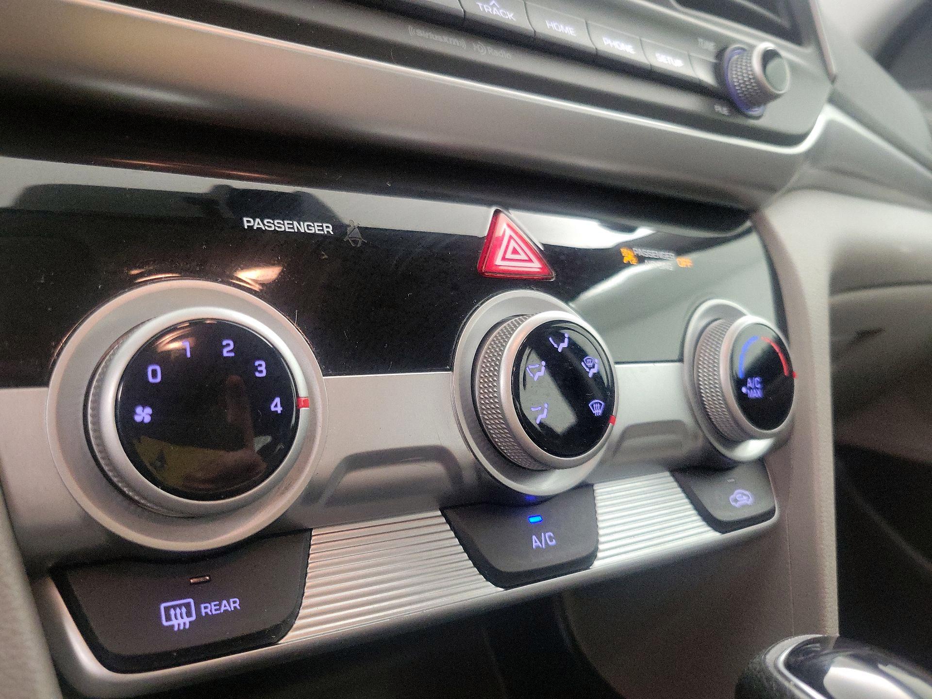 Thumbnail: 2019 Hyundai Elantra - 16