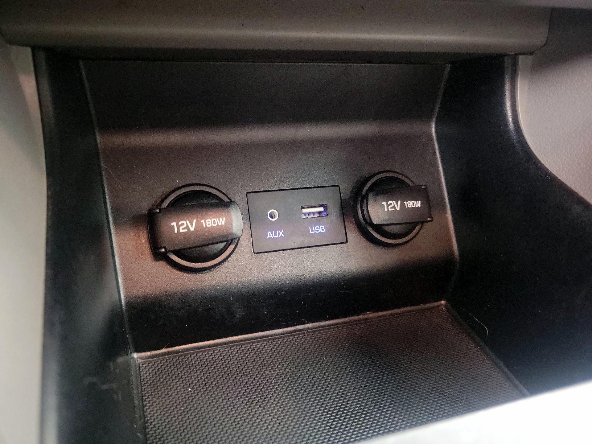 Thumbnail: 2019 Hyundai Elantra - 18