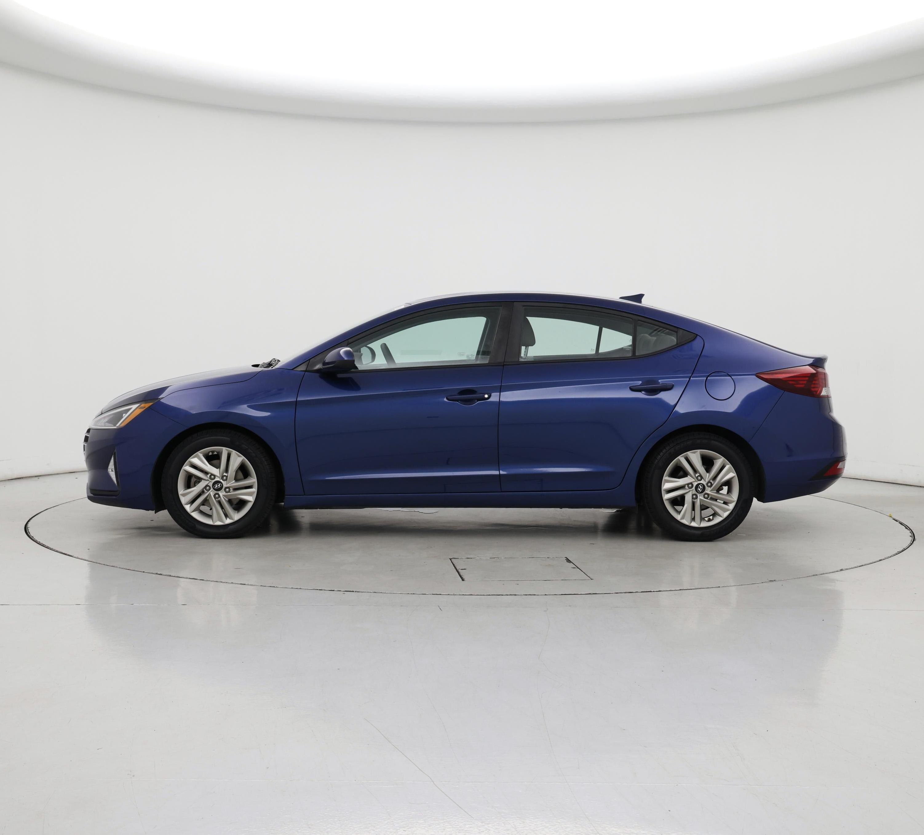 Thumbnail: 2019 Hyundai Elantra - 3