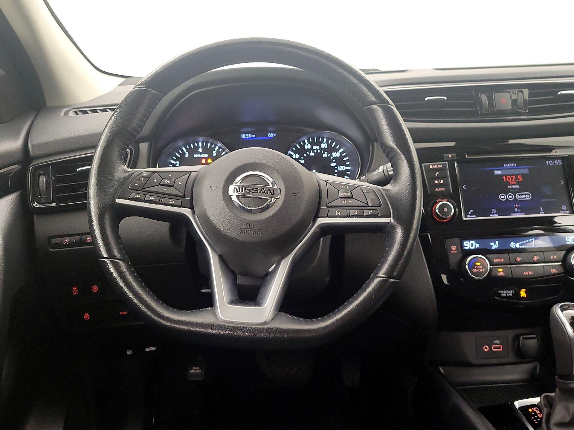 Thumbnail: 2021 Nissan Rogue Sport - 10