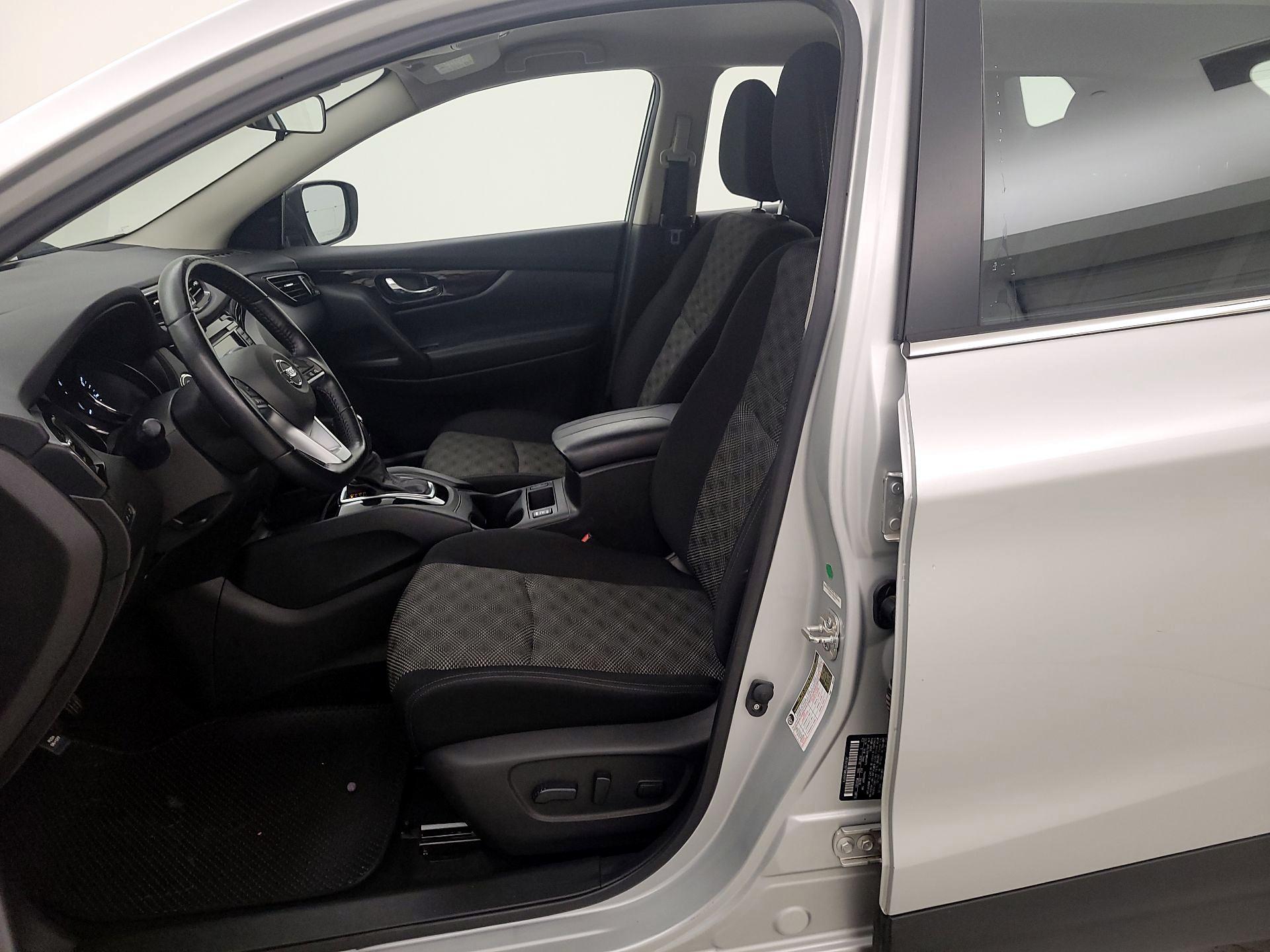 Thumbnail: 2021 Nissan Rogue Sport - 11