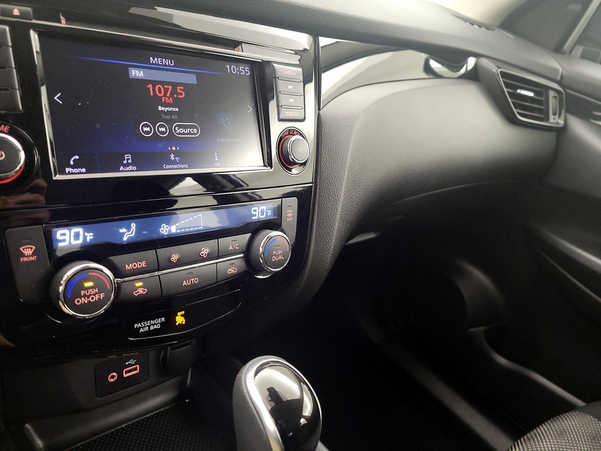 Thumbnail: 2021 Nissan Rogue Sport - 16