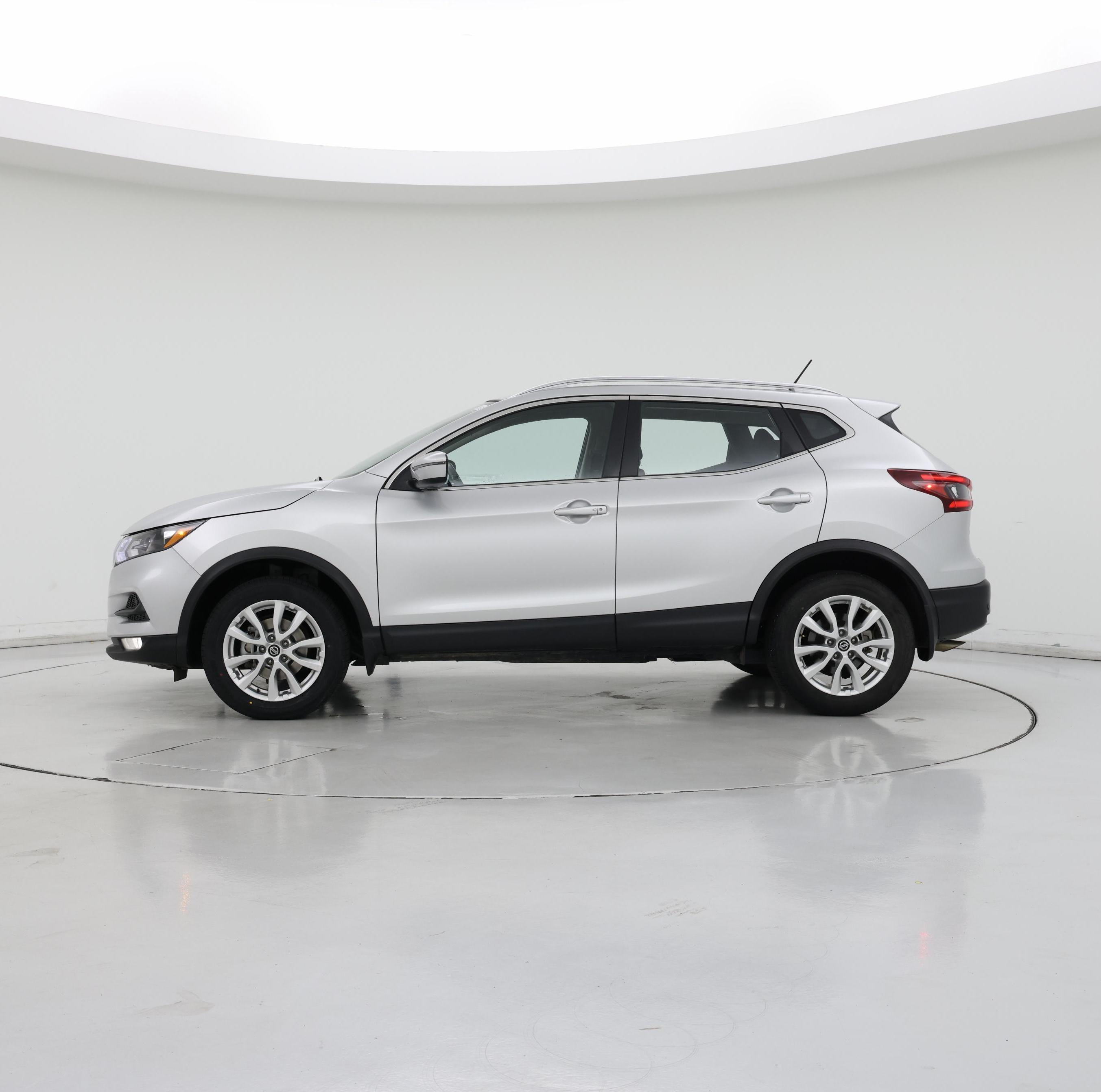 Thumbnail: 2021 Nissan Rogue Sport - 3