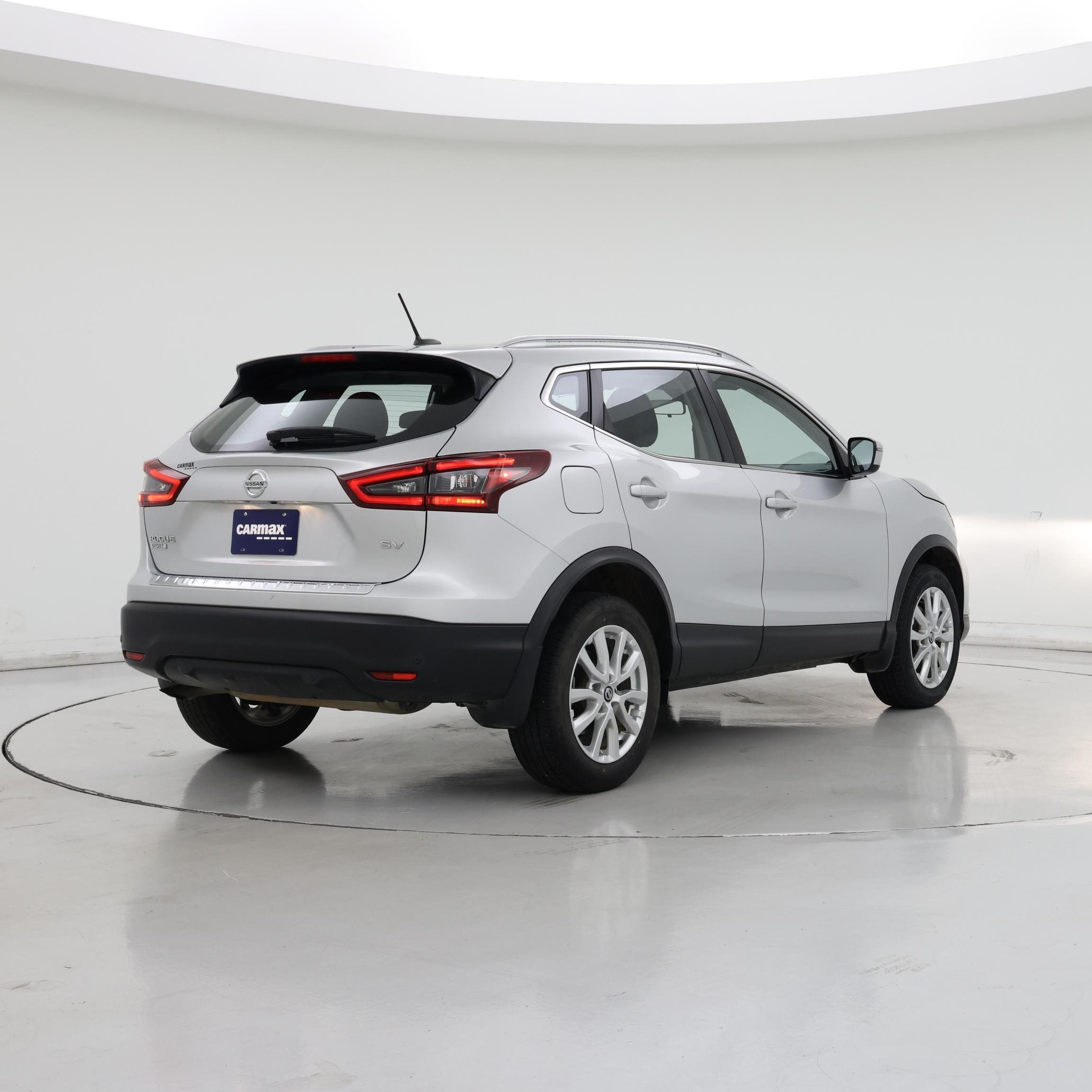 Thumbnail: 2021 Nissan Rogue Sport - 8