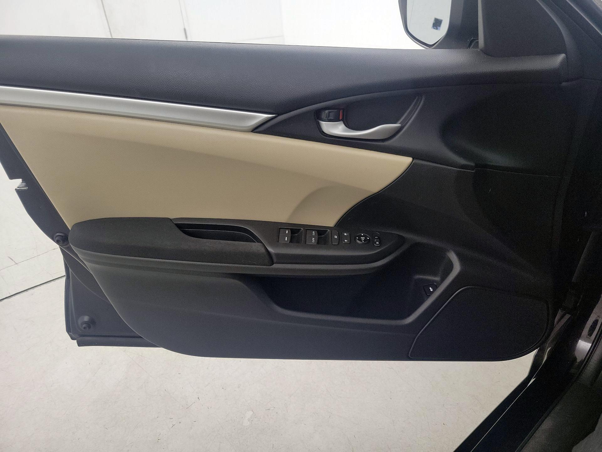 Thumbnail: 2016 Honda Civic - 12