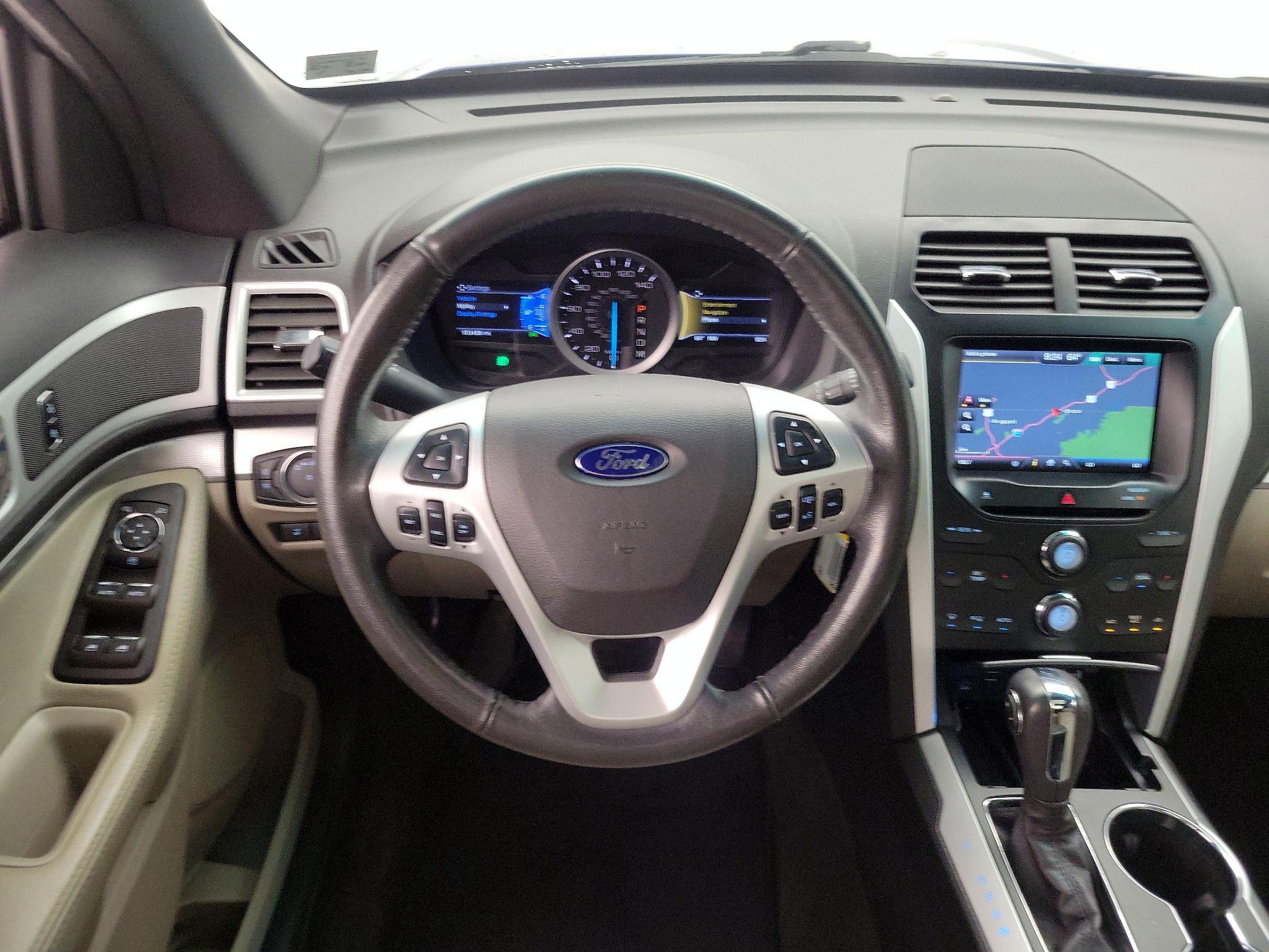 Thumbnail: 2015 Ford Explorer - 10